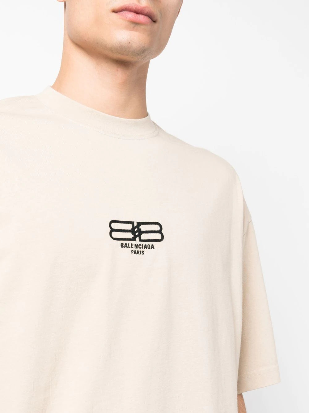 BALENCIAGA BB Paris Icon Logo Embroidered Medium Fit T-Shirt BALENCIAGA BB Paris Icon Logo Embroidered Medium Fit T-Shirt