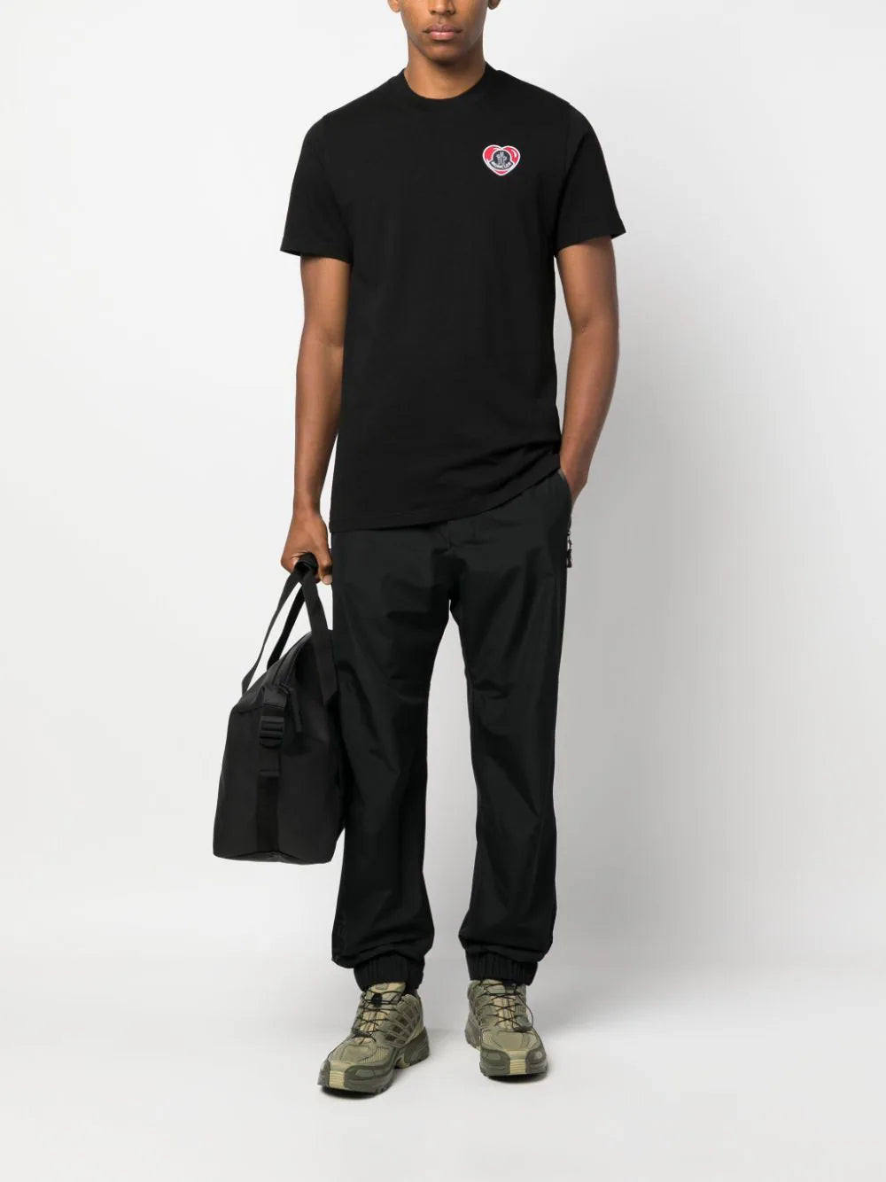 【美品】MONCLER ハートロゴ ブラックTシャツ MONCLER Heart Logo-Patch Cotton T-Shirt Black