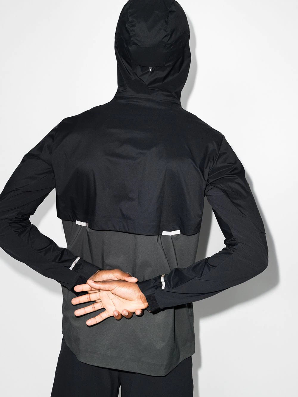 ON RUNNING Weather Jacket Black/Shadow – MAISONDEFASHION.COM