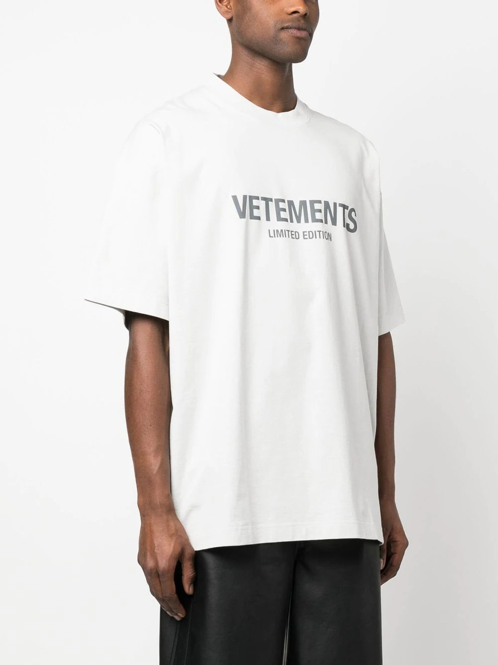 VETEMENTS Limited Edition T-Shirt Dirty White – MAISONDEFASHION.COM