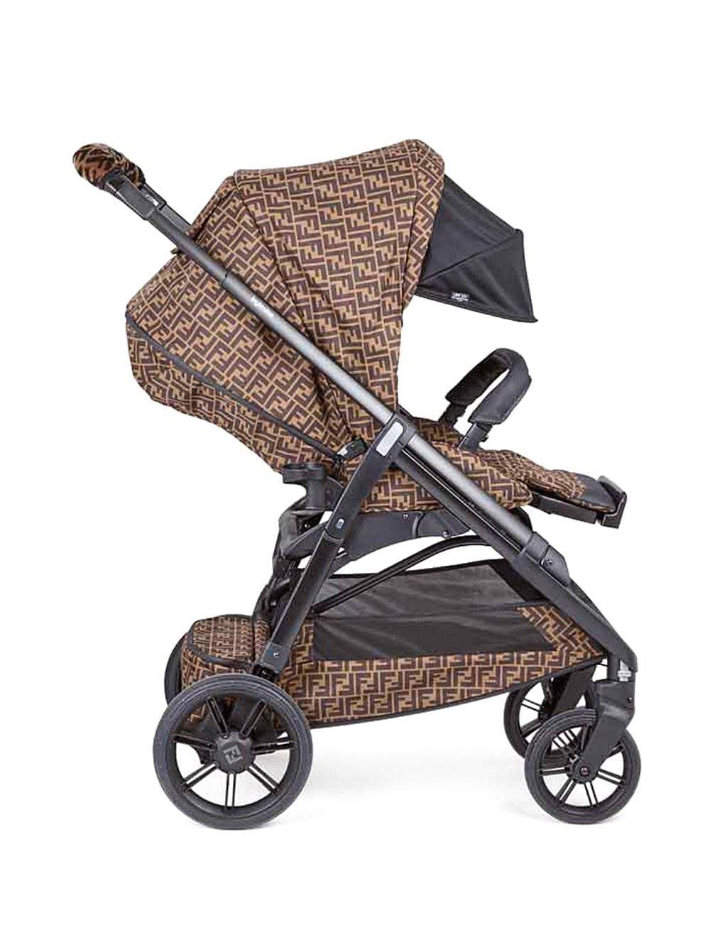 preload-fendi-kids-ff-logo-stroller-maisondefashion-com