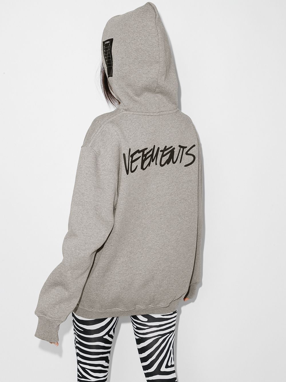 VETEMENTS Written Logo Hoodie Grey – MAISONDEFASHION.COM