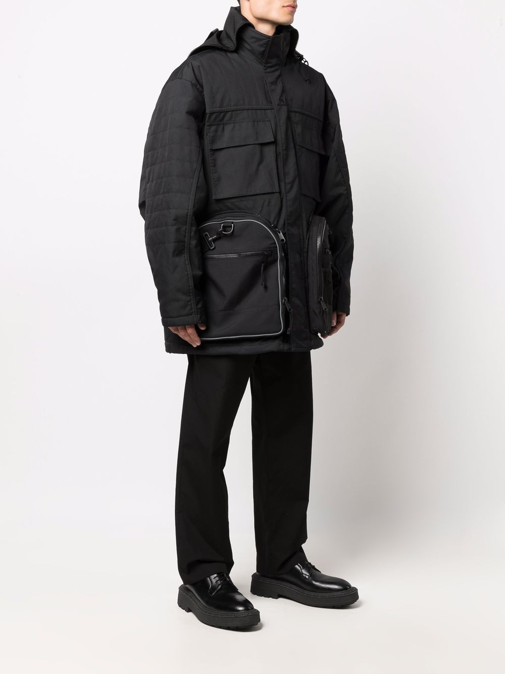 未使用 21AW BALENCIAGA バレンシアガ TRANSFORMER GYM BAG PARKA 変形 ジムバッグパーカー ジャケット コート 44 ブラック メンズ 古着 中古 USED BALENCIAGA Transformer Gym Bag Parka Coat Black – MAISONDEFASHION.COM