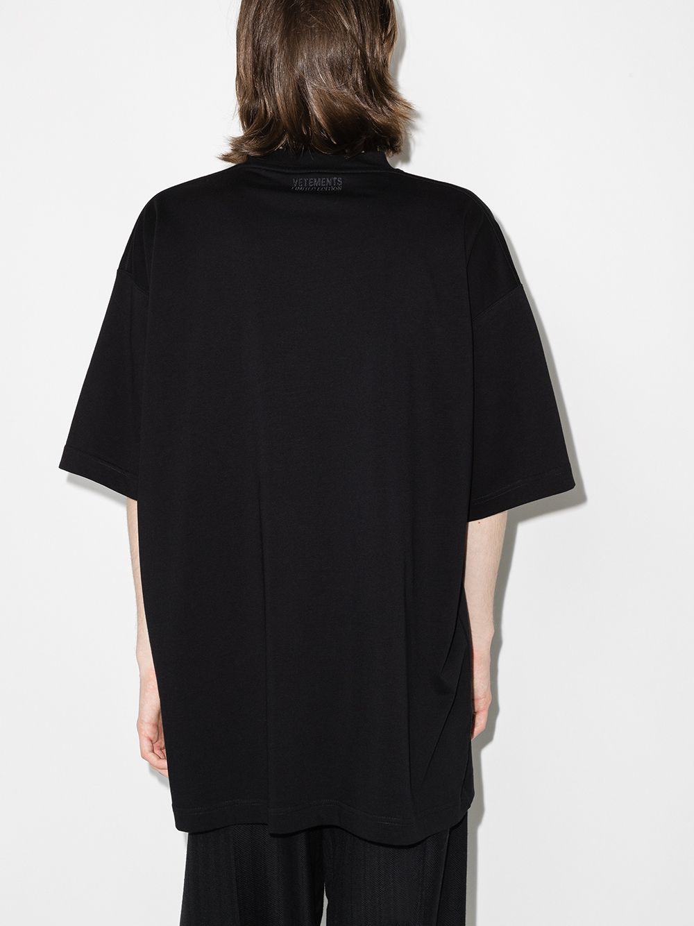 VETEMENTS Think Differently VTEMETNES T-Shirt Black - MAISONDEFASHION.COM