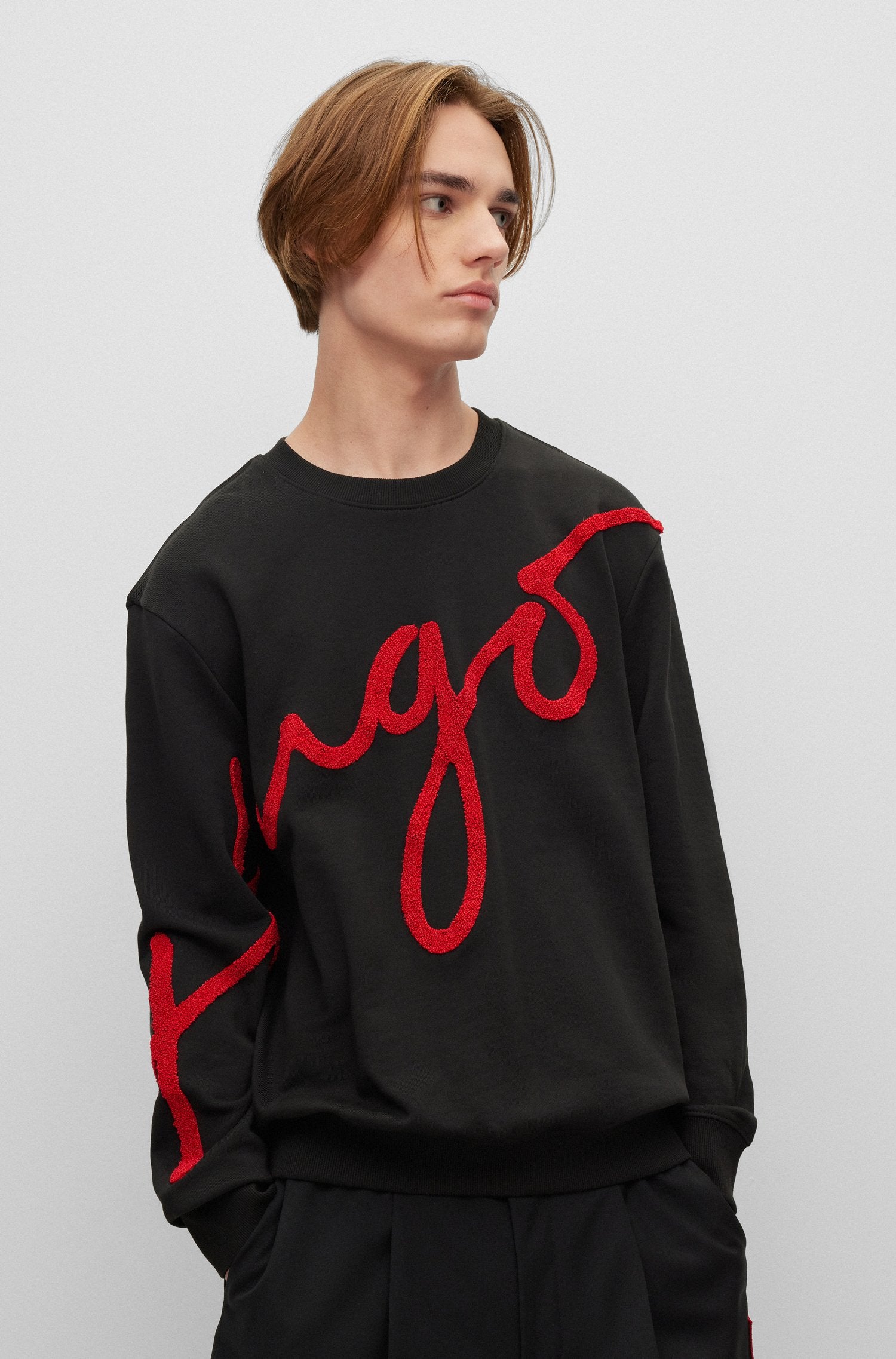 HUGO Diraffe Sweatshirt Black – MAISONDEFASHION.COM