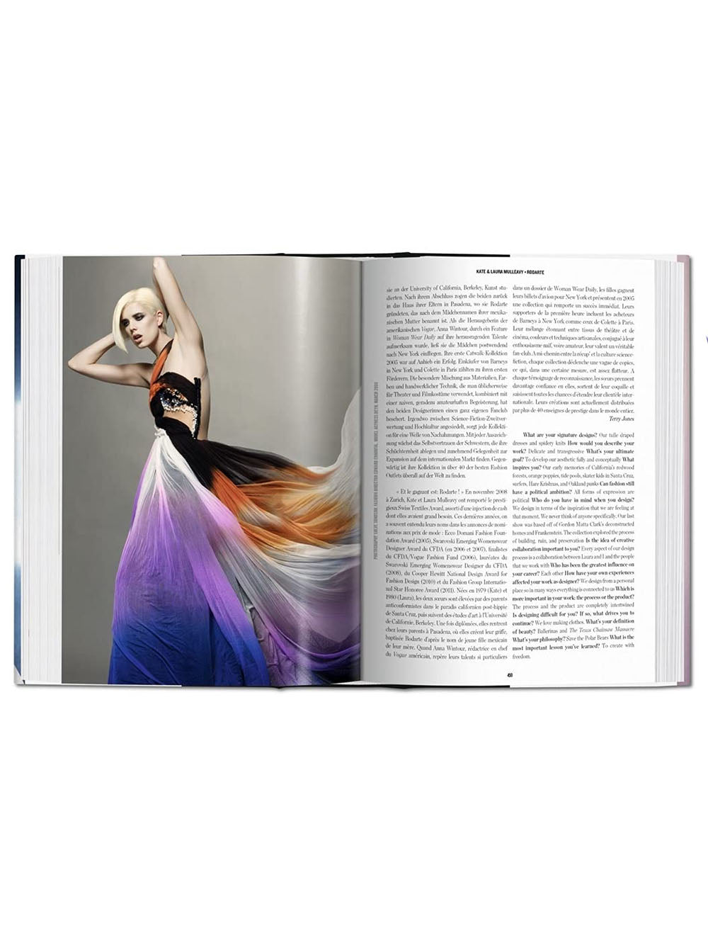 100 Contemporary Fashion Designers 洋書 100 Contemporary Fashion Designers - Fashion Museum Riga