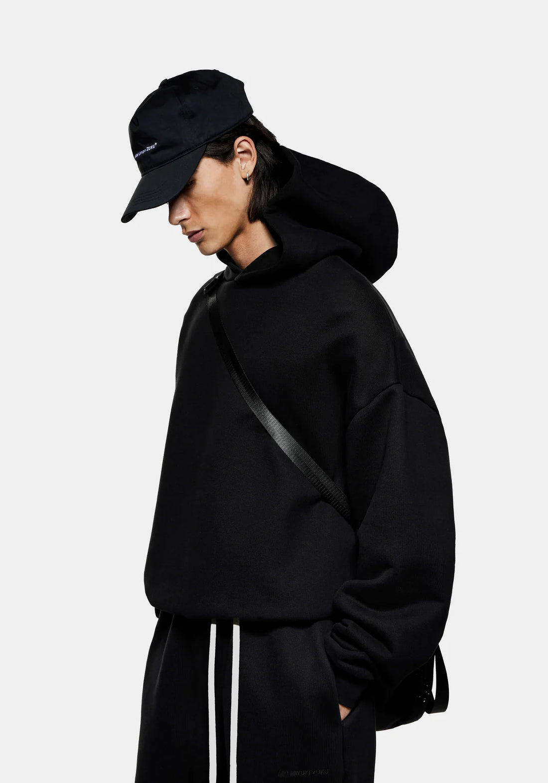 MKI MIYUKI ZOKU 800 GSM Superweight Hoodie Black MAISONDEFASHION.COM