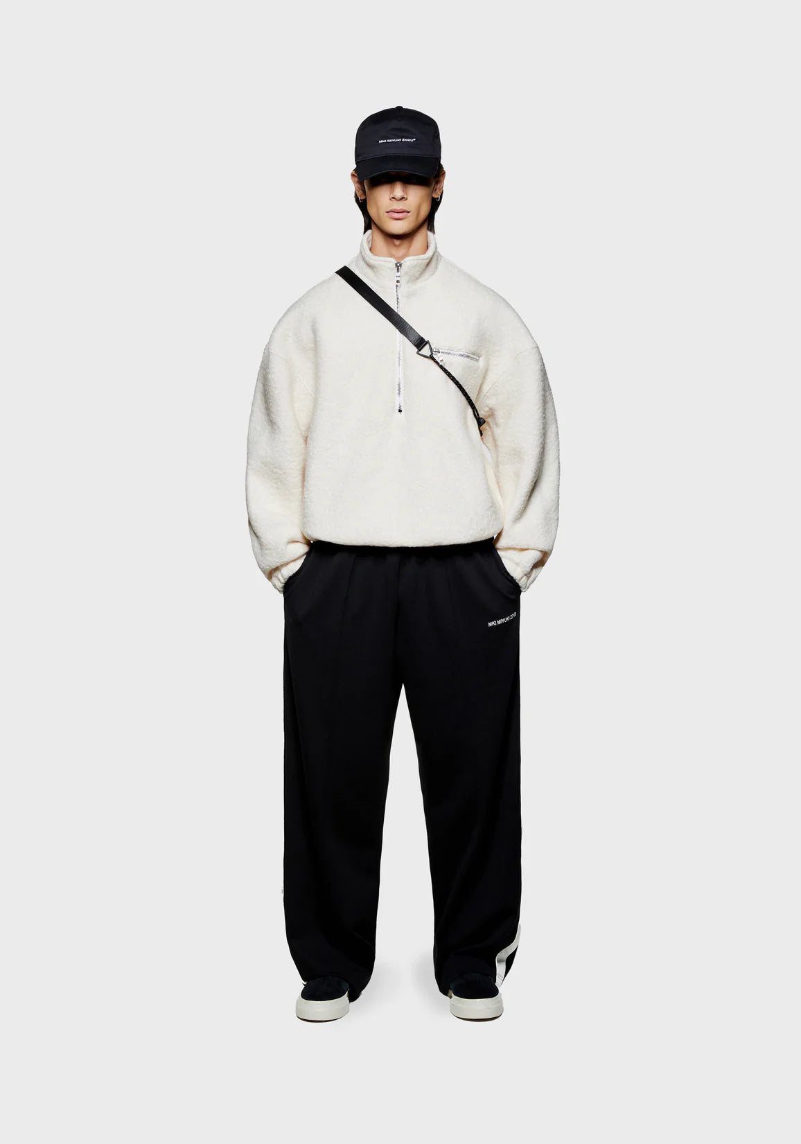 スウェット・トレーナー MKI MIYUKI ZOKU Boucle Quarter Zip Sweatshirt Off-White MKI MIYUKI ZOKU Boucle Quarter Zip Sweatshirt Off-White