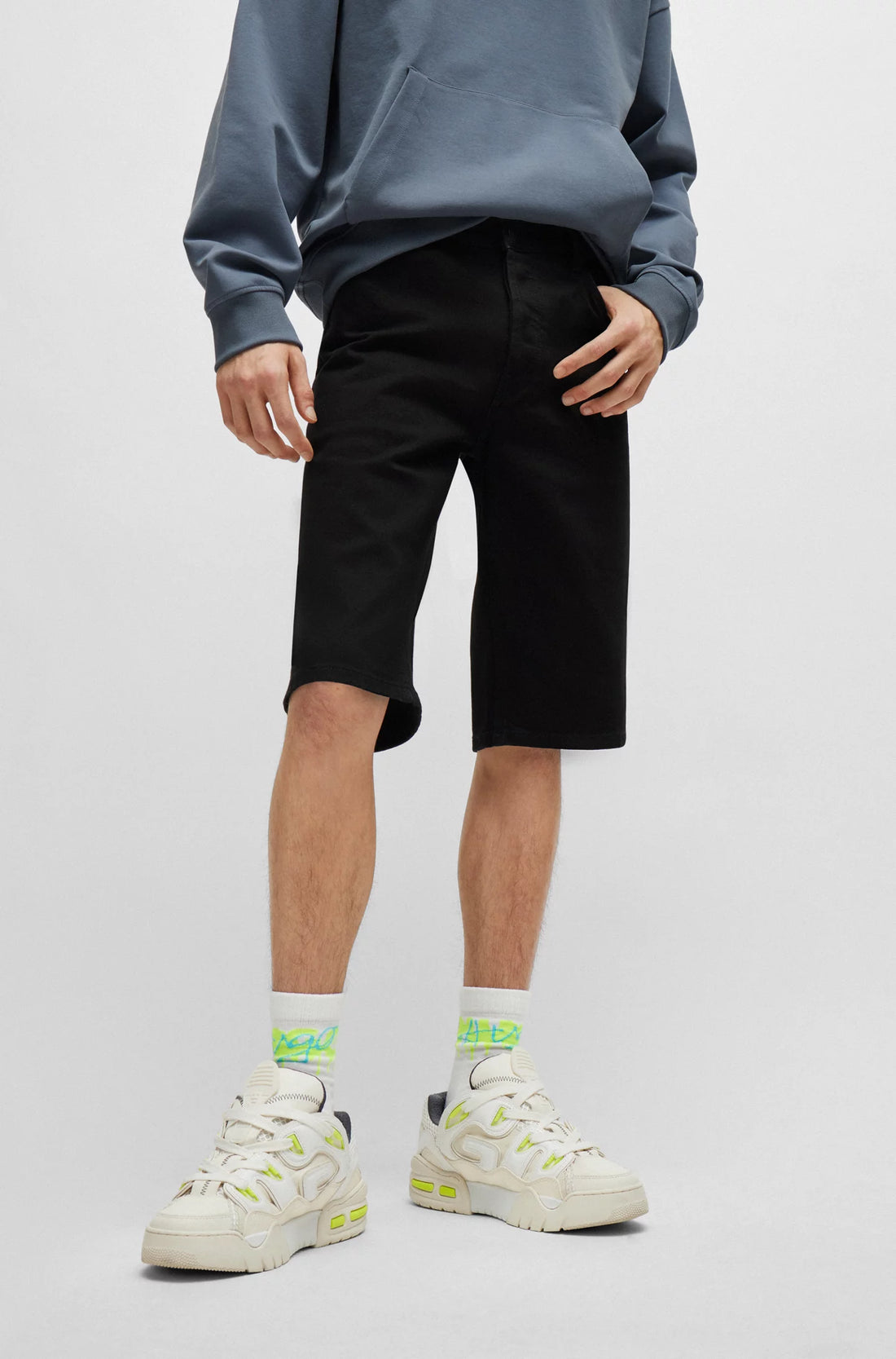 HUGO 634/S Denim Shorts Tapered Fit Black - MAISONDEFASHION.COM