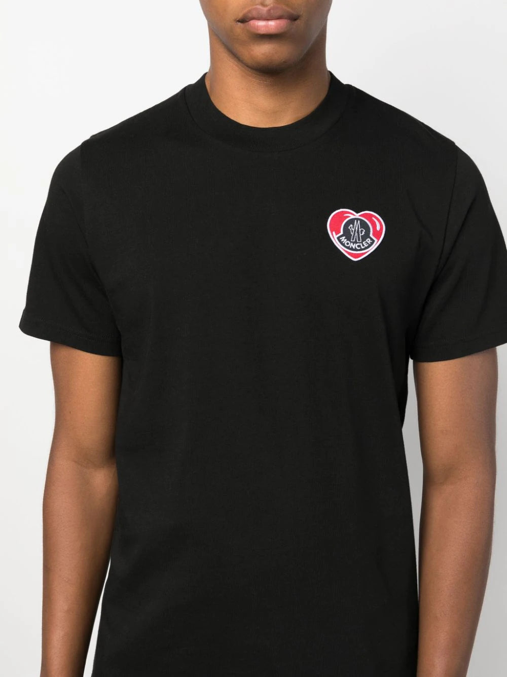 【美品】MONCLER ハートロゴ ブラックTシャツ MONCLER Heart Logo-Patch Cotton T-Shirt Black