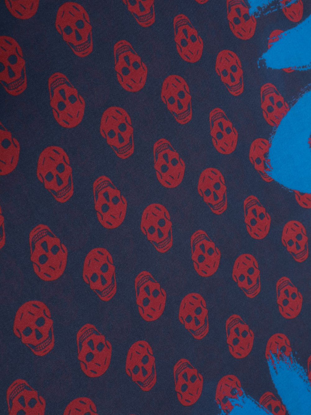 ALEXANDER MCQUEEN MEN All Over Skull Print Scarf Blue/Red - MAISONDEFASHION.COM