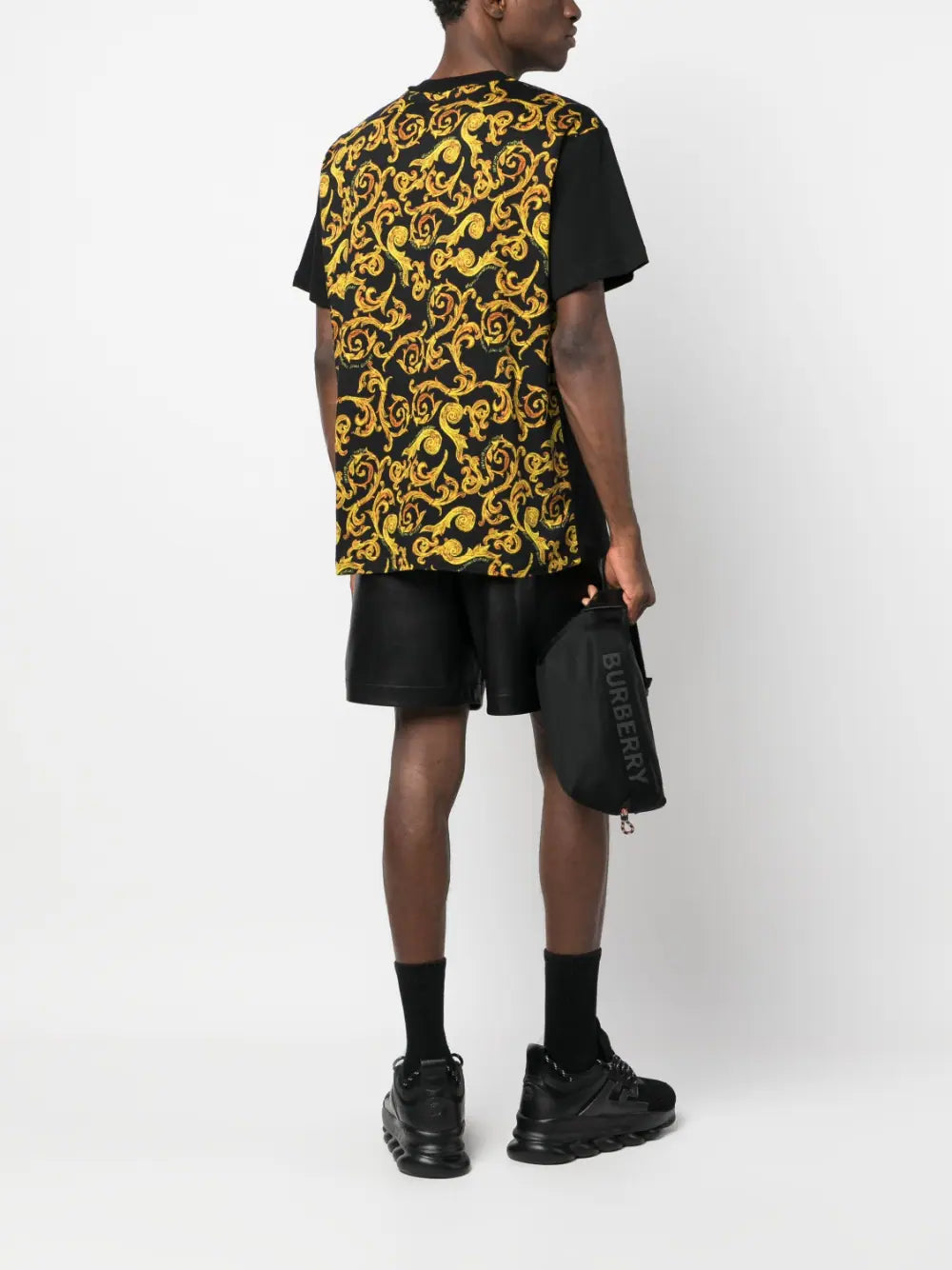 VERSACE Baroque Panel Pattern Print Black/Gold – MAISONDEFASHION.COM