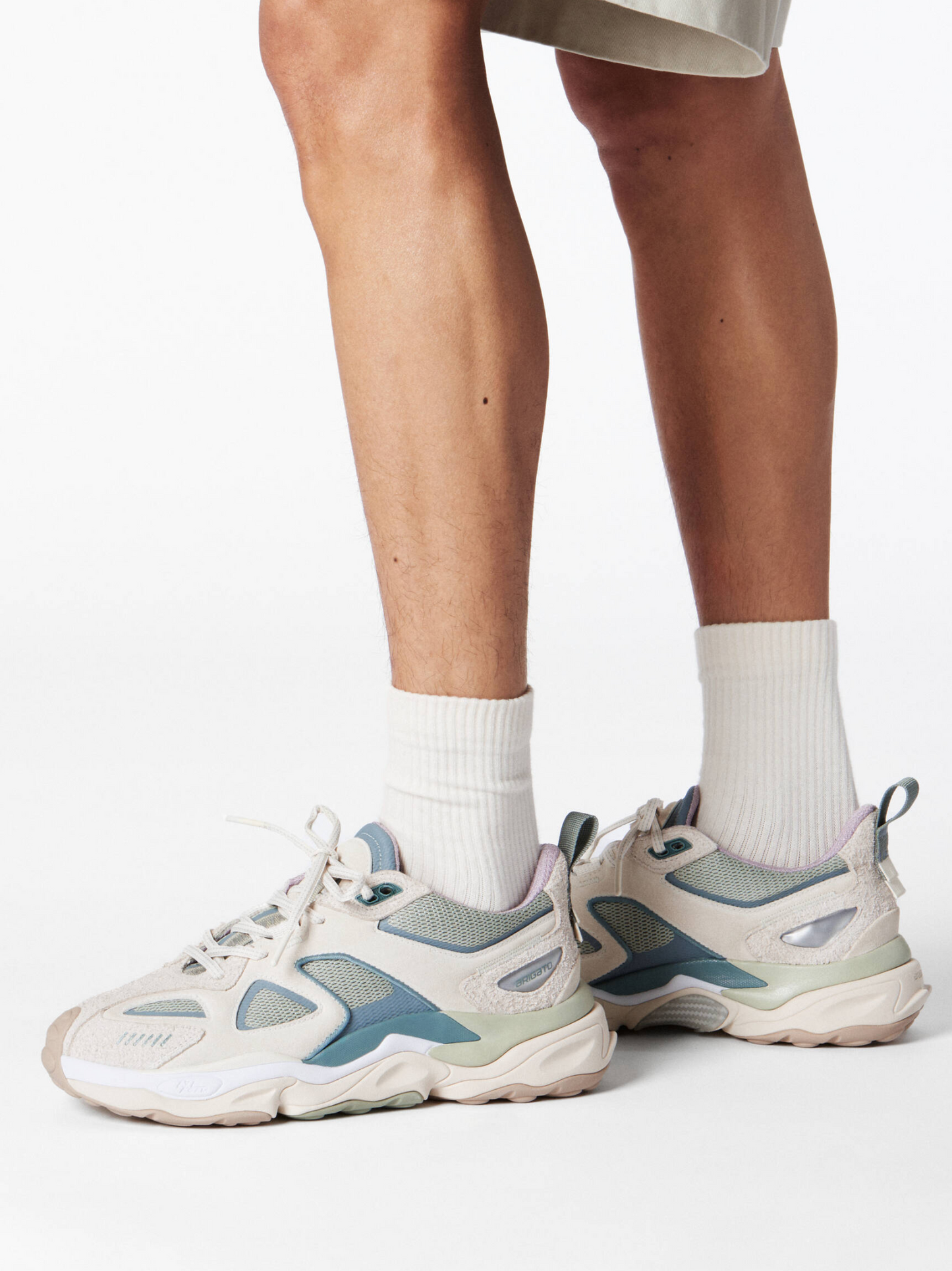 AXEL ARIGATO Satellite Runner Sneakers Off-White/Green AXEL ARIGATO Satellite Runner Sneakers Off-White/Green