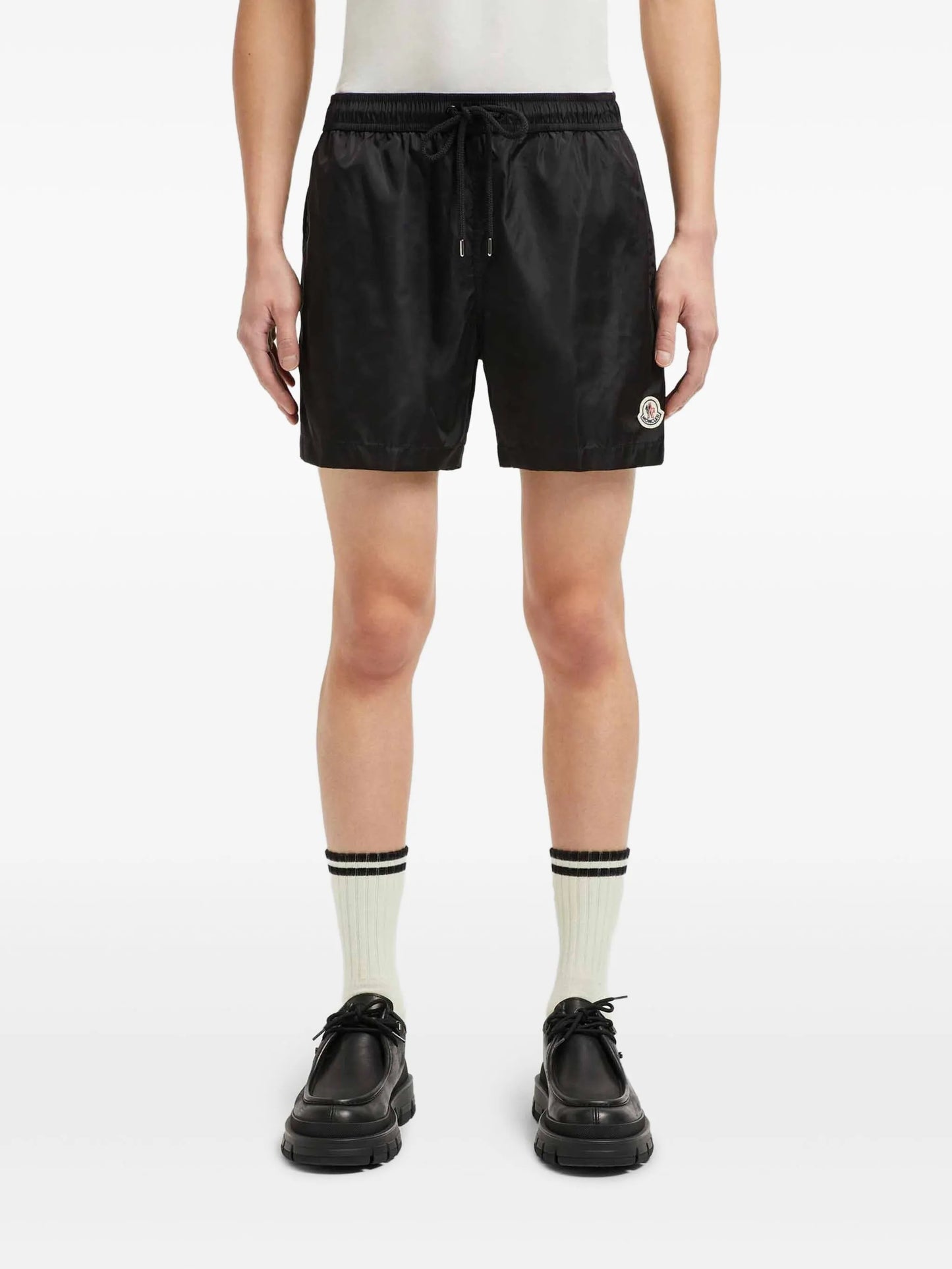ハーフ・ショートパンツ MONCLER Logo Patch Swim Shorts Black 18020336_38112669_600.jpg