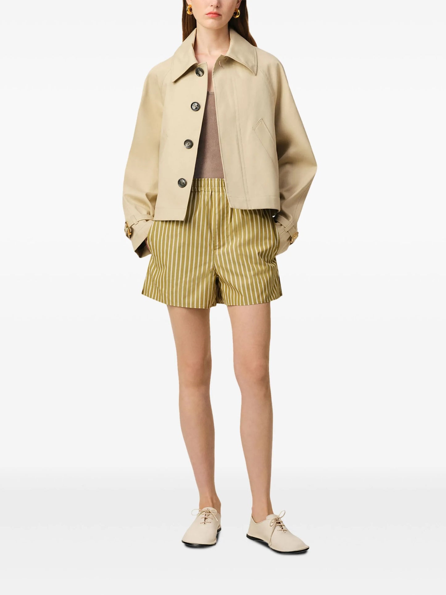 AMI ALEXANDRE MATTIUSSI Logo Patch Stripe Detailed Shorts AMI ALEXANDRE MATTIUSSI Logo Patch Stripe Detailed Shorts