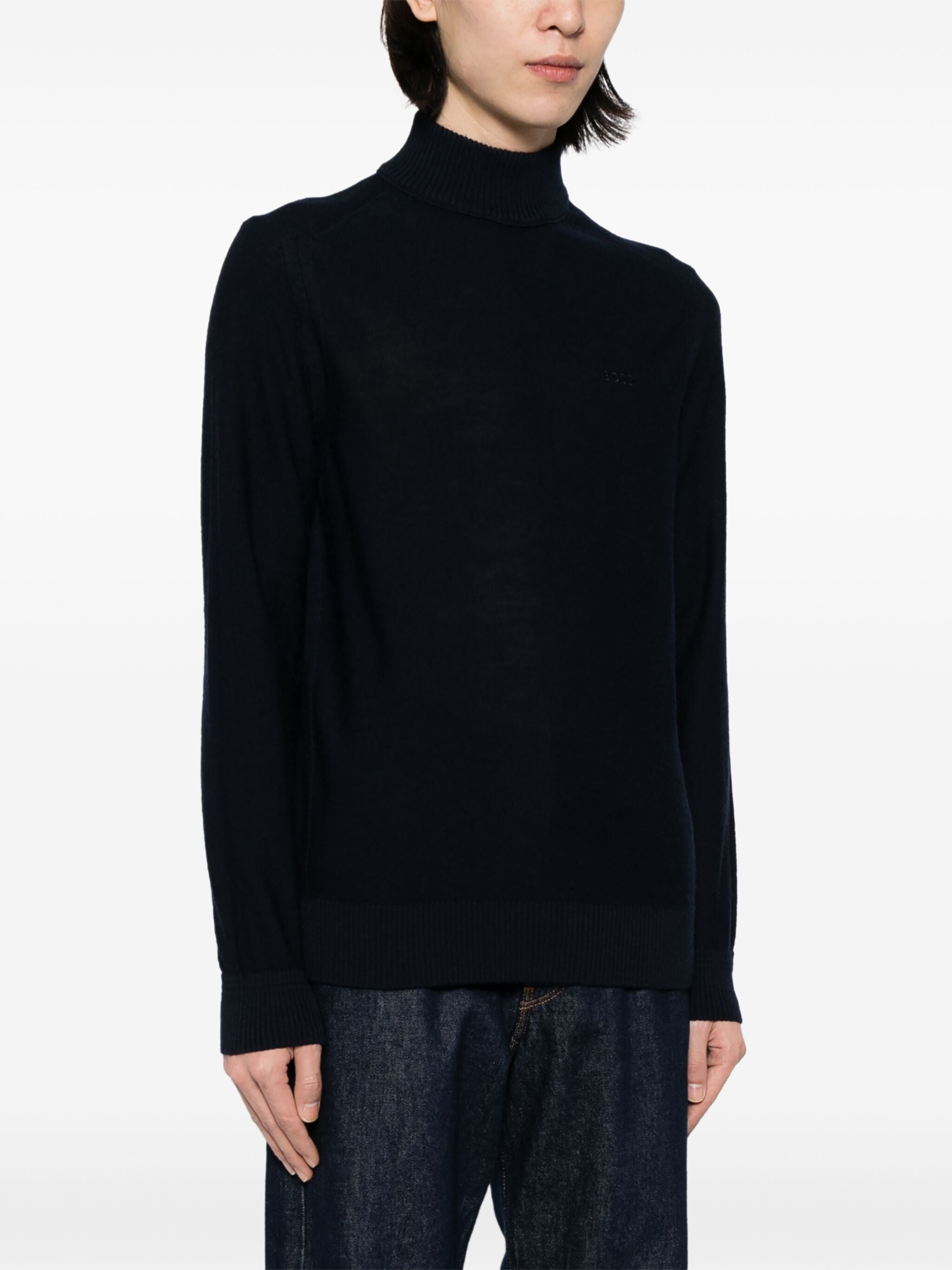 スウェット・トレーナー BOSS Logo Embroidered Wool Blend Turtle Neck Sweater Navy BOSS Logo Embroidered Wool Blend Turtle Neck Sweater Navy