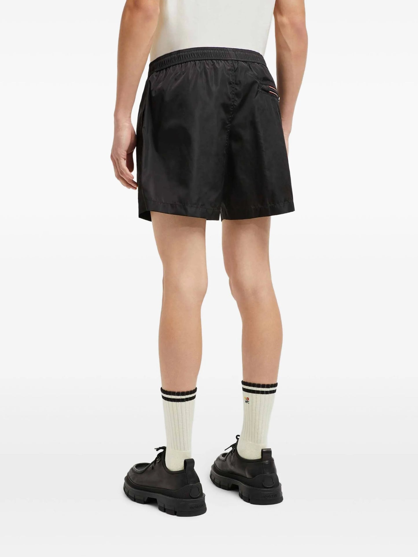 ハーフ・ショートパンツ MONCLER Logo Patch Swim Shorts Black 18020336_38112669_600.jpg