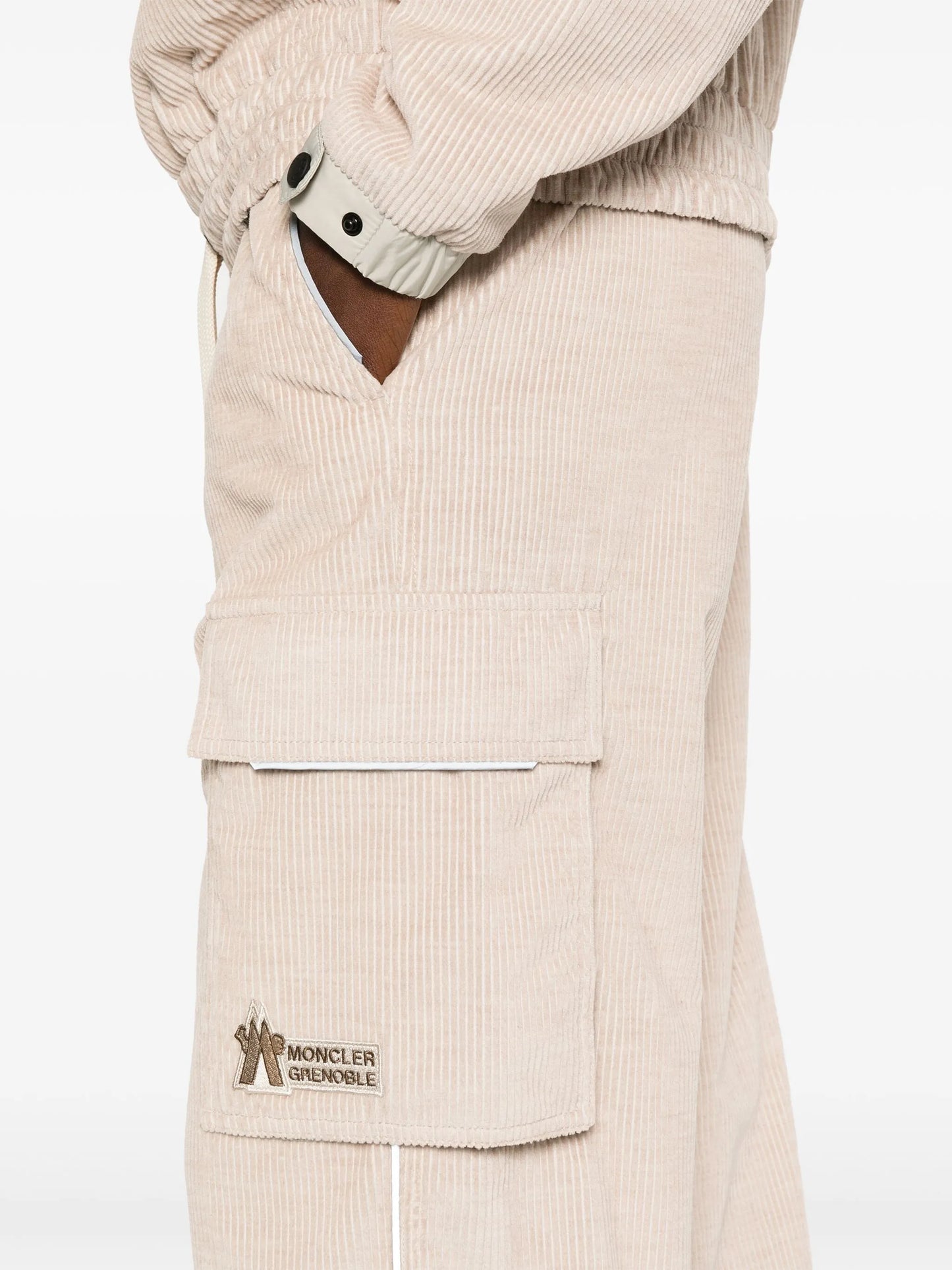 パンツ MONCLER GRENOBLE WOMEN Logo Patch Corduroy Trousers Pink MONCLER GRENOBLE WOMEN Logo Patch Corduroy Trousers Pink
