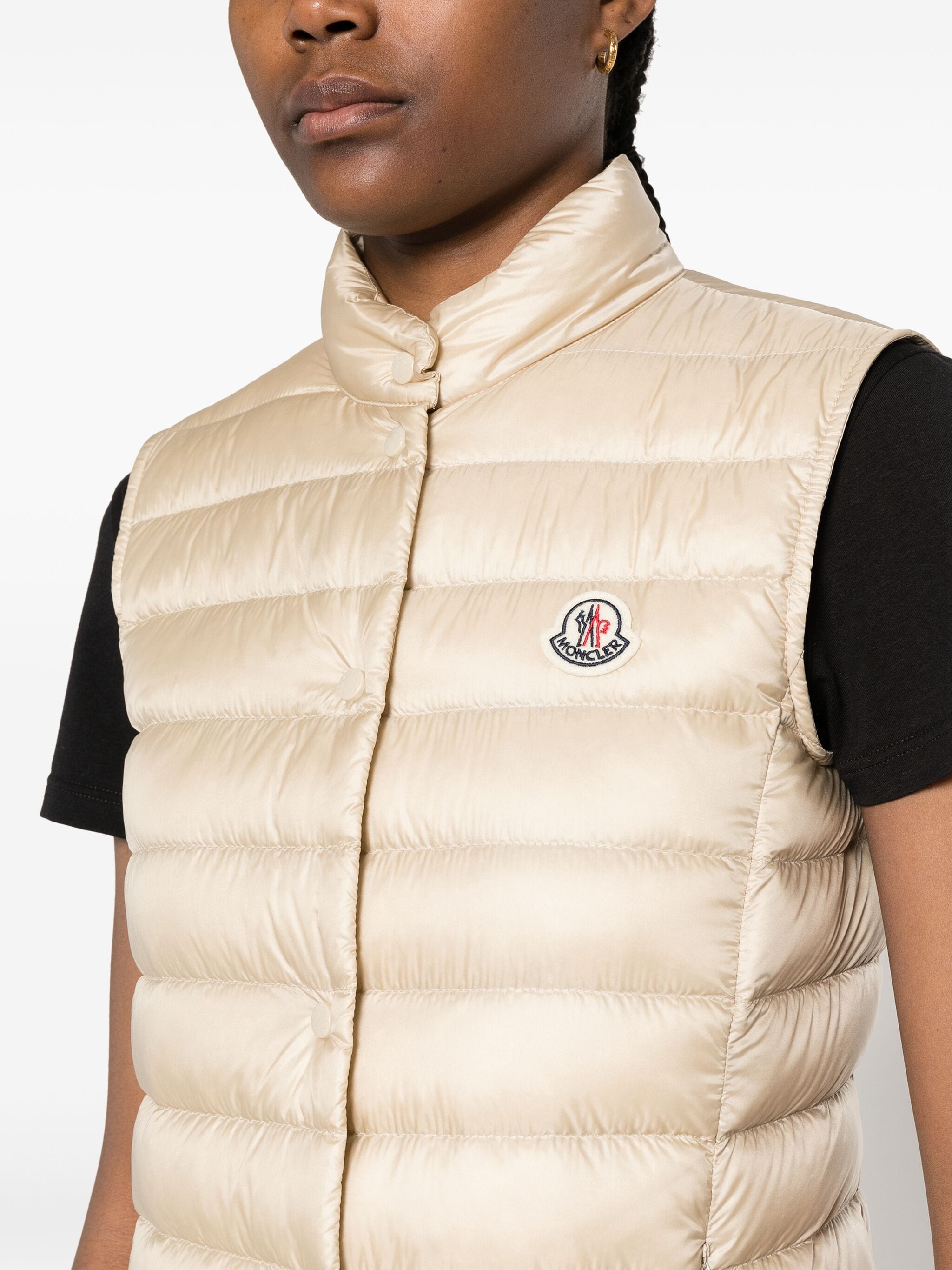 MONCLER WOMEN Liane Logo Patch Puffer Gilet Neutral MAISONDEFASHION.COM