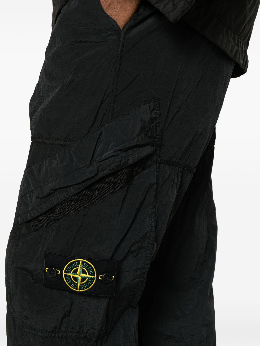 STONE ISLAND MEN Compass Badge Nylon Trousers Black - MAISONDEFASHION.COM