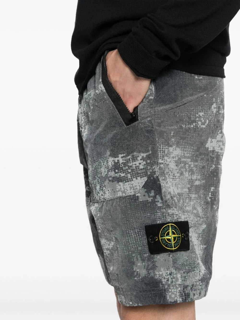 STONE ISLAND D Camo Logo Patch Shorts Grey MAISONDEFASHION.COM