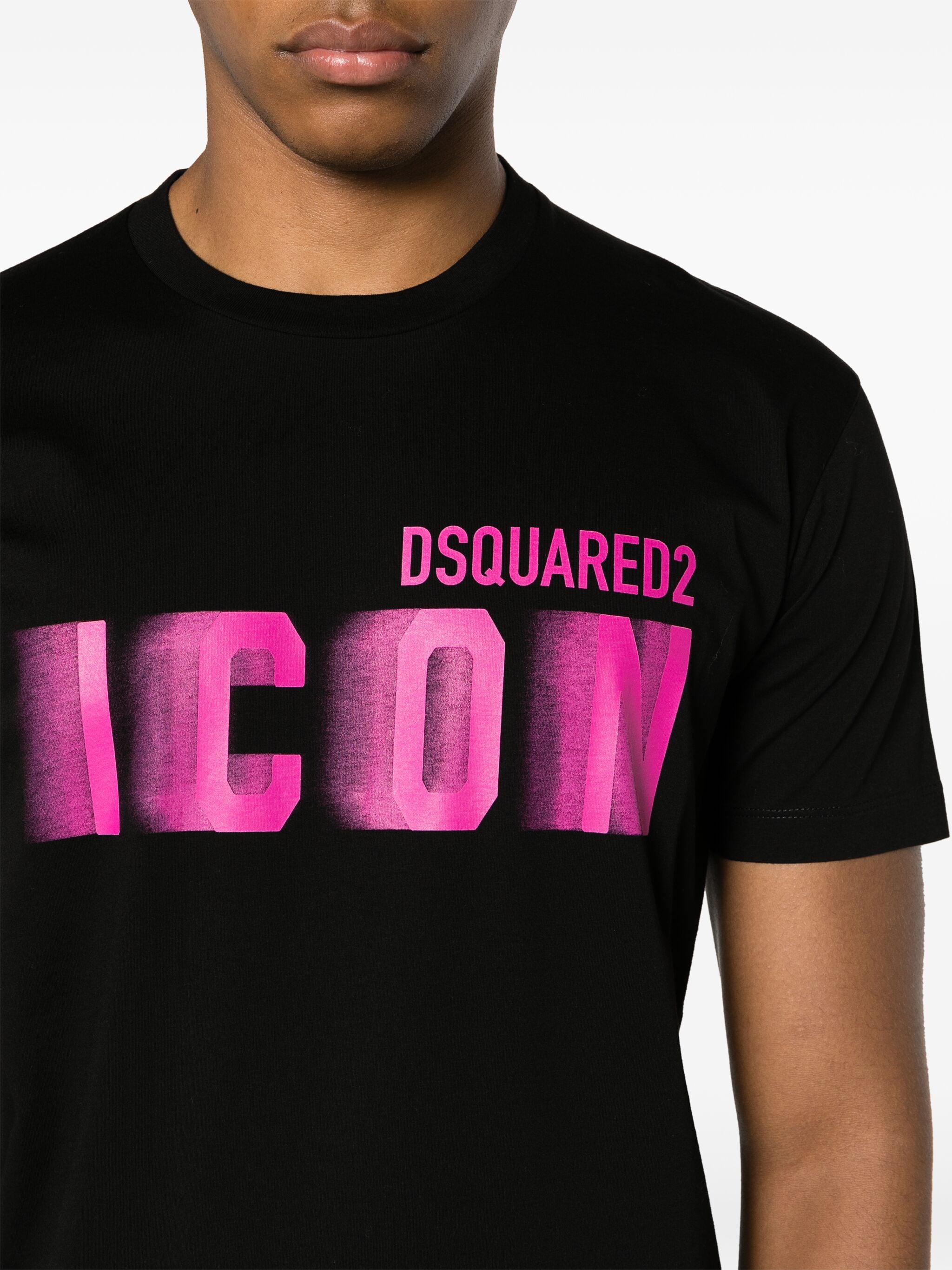 DSQUARED2 Small Icon Logo T-shirt White Maison De Fashion DSQUARED2 Small Icon Logo T-shirt White Maison De Fashion