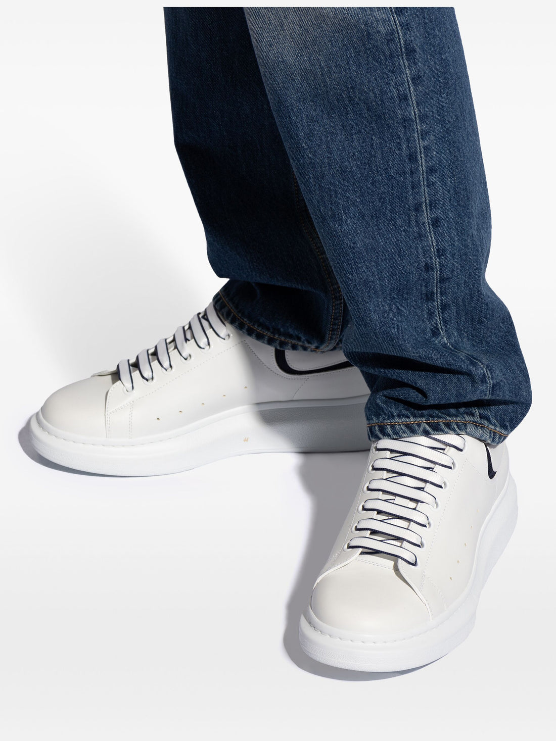 ALEXANDER MCQUEEN Oversized Sole Contrast Trim Sneakers White/Navy