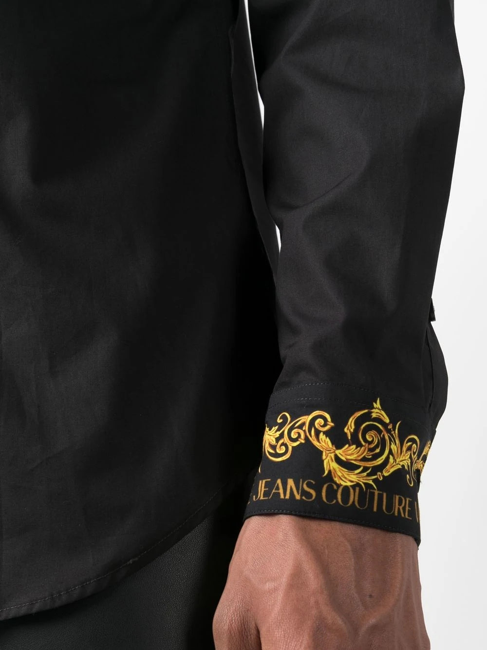 VERSACE MEN Panel Baroque Pattern Print Shirt Black/Gold MAISONDEFASHION.COM VERSACE MEN Panel Baroque Pattern Print Shirt Black/Gold MAISONDEFASHION.COM