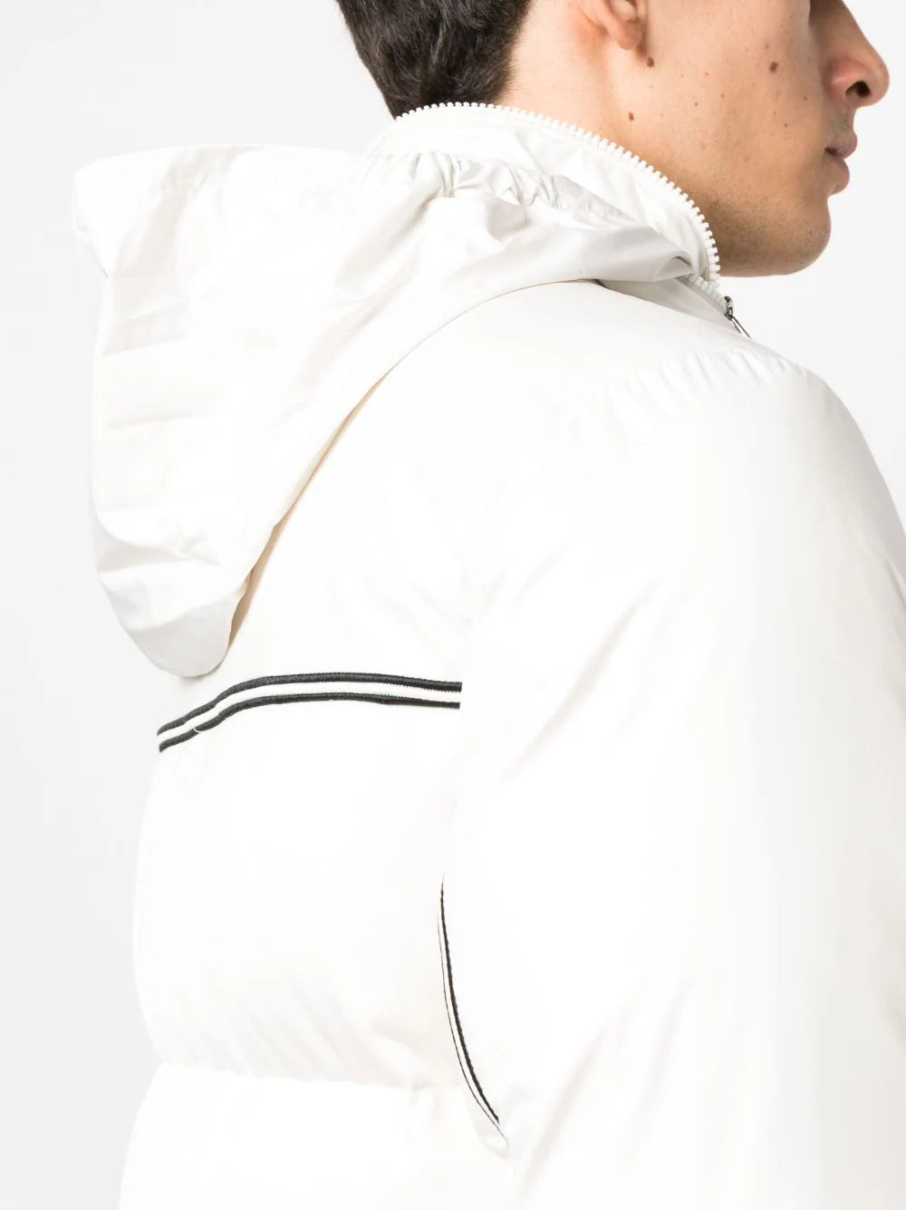 MONCLER Michael Short Down Jacket White – MAISONDEFASHION.COM