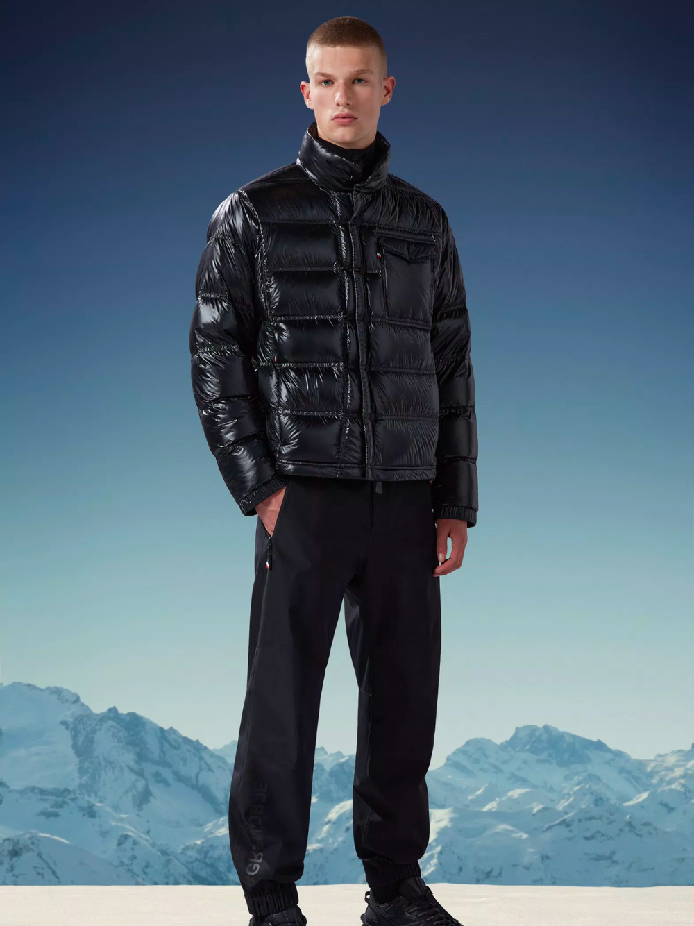 MONCLER GRENOBLE Raffort Short Down Jacket Black – MAISONDEFASHION.COM