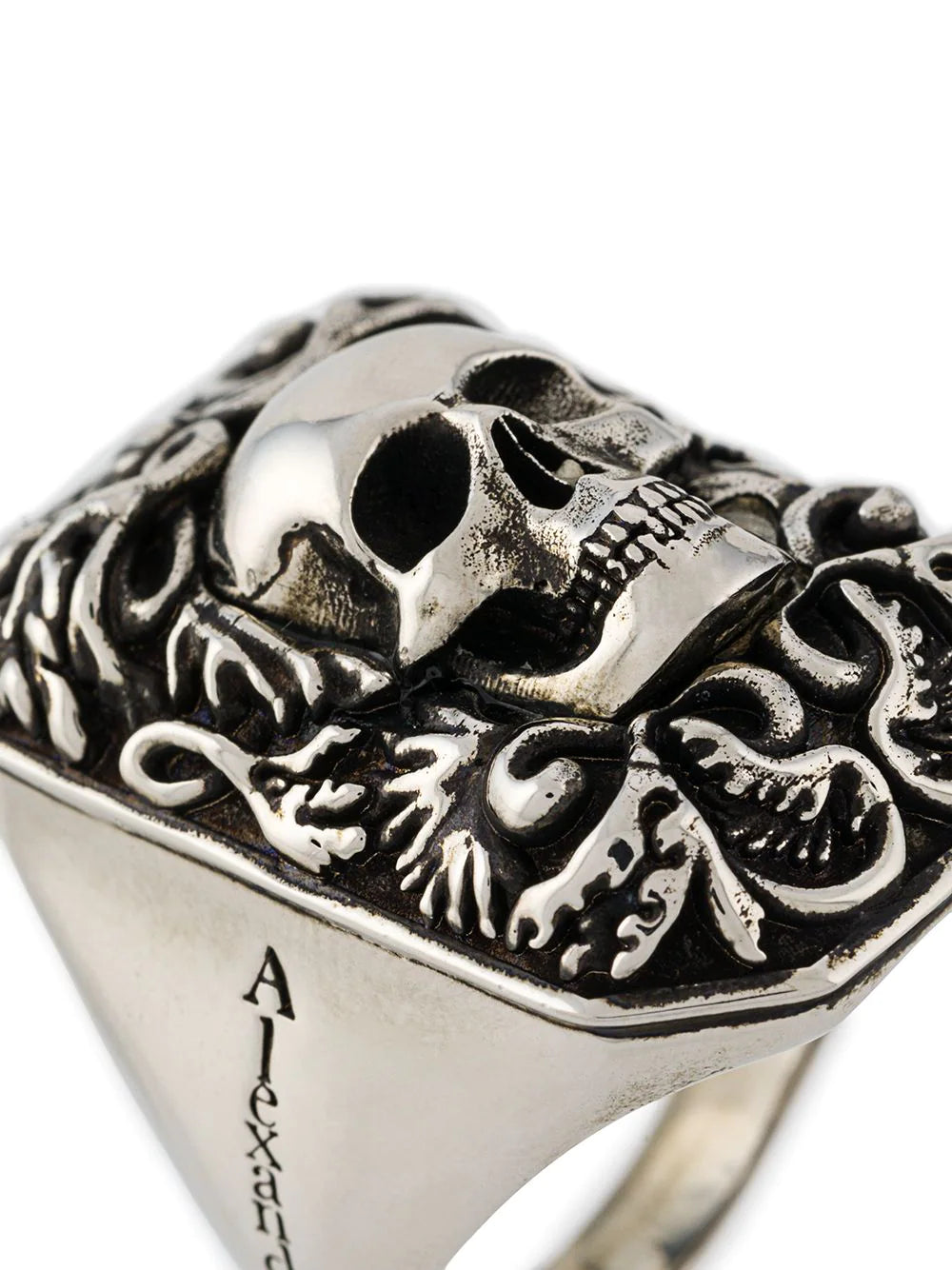 ALEXANDER MCQUEEN Chevaliere Skull Ring Silver - MAISONDEFASHION.COM