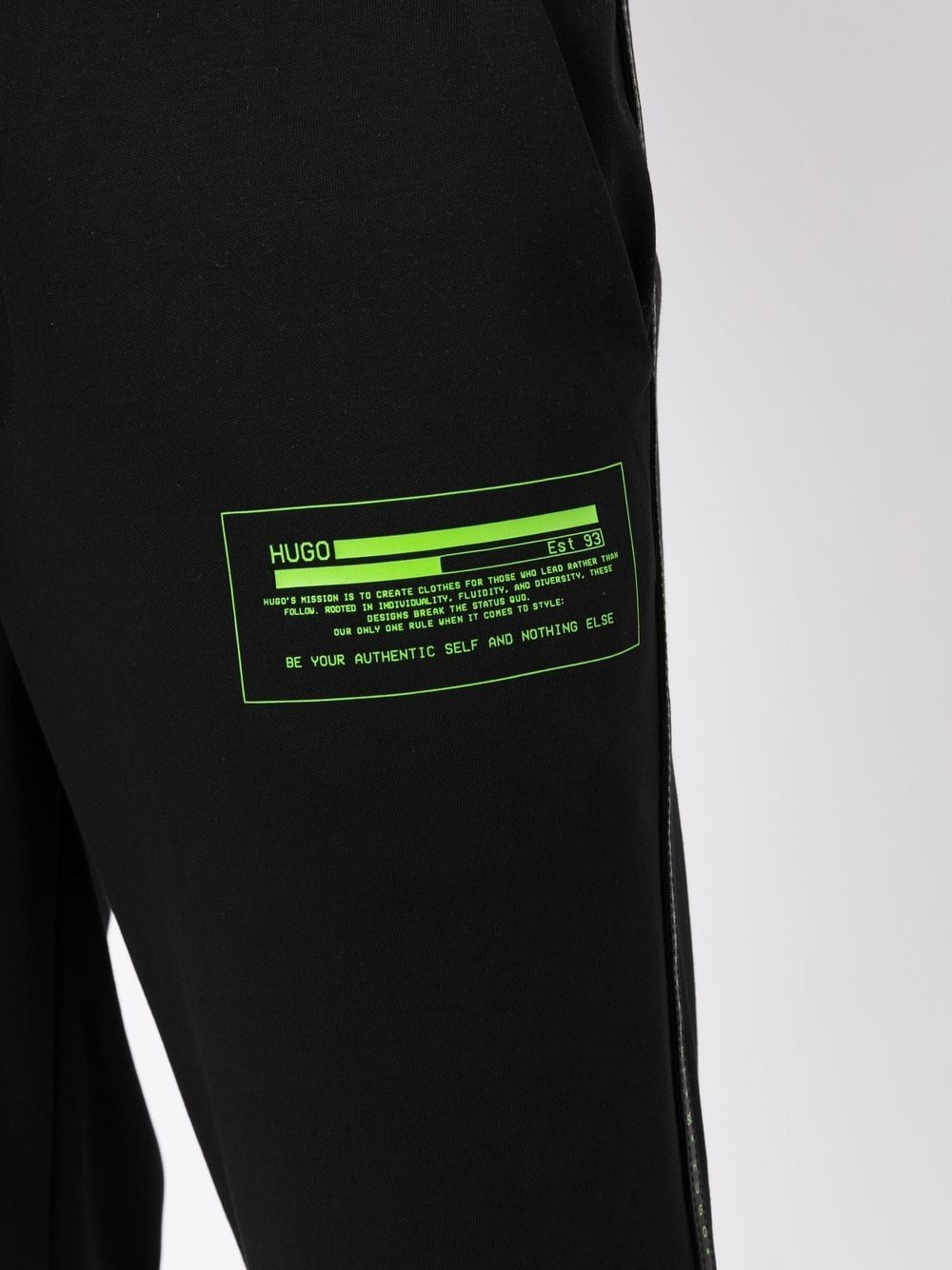 HUGO Cyber-Manifesto Logo Sweat Pants Black - MAISONDEFASHION.COM