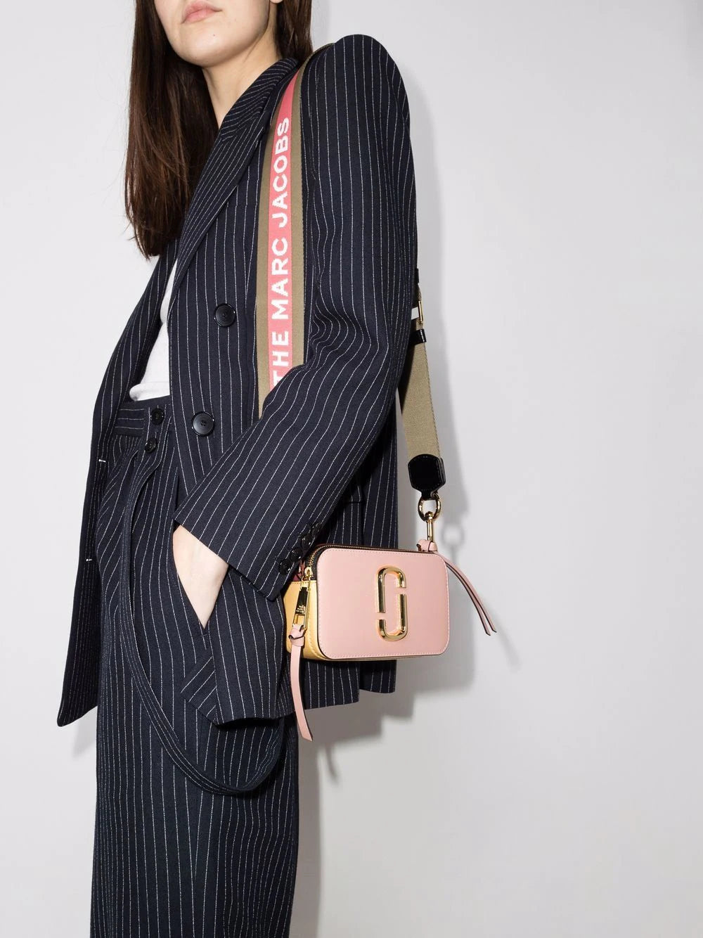 MARC JACOBS WOMEN The Snapshot Crossbody Bag Pink - MAISONDEFASHION.COM