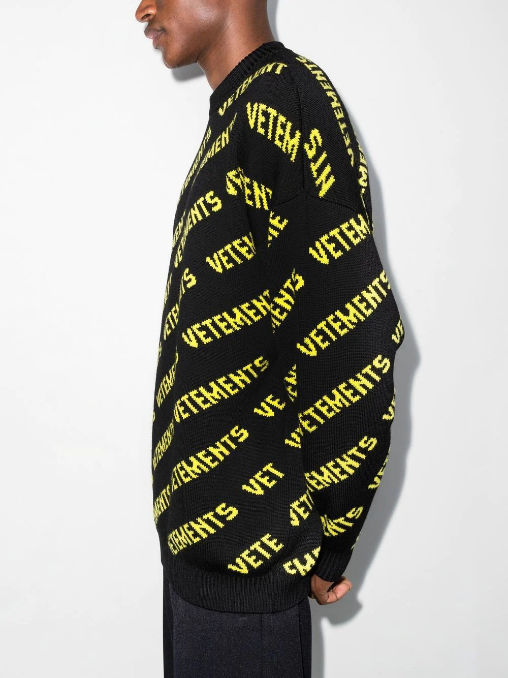 VETEMENTS Knitted Sweatshirt Black/Yellow - MAISONDEFASHION.COM