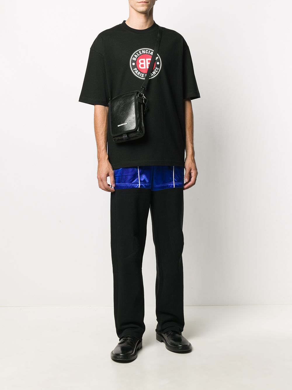 BALENCIAGA Circle BB Logo T-shirt Black – MAISONDEFASHION.COM