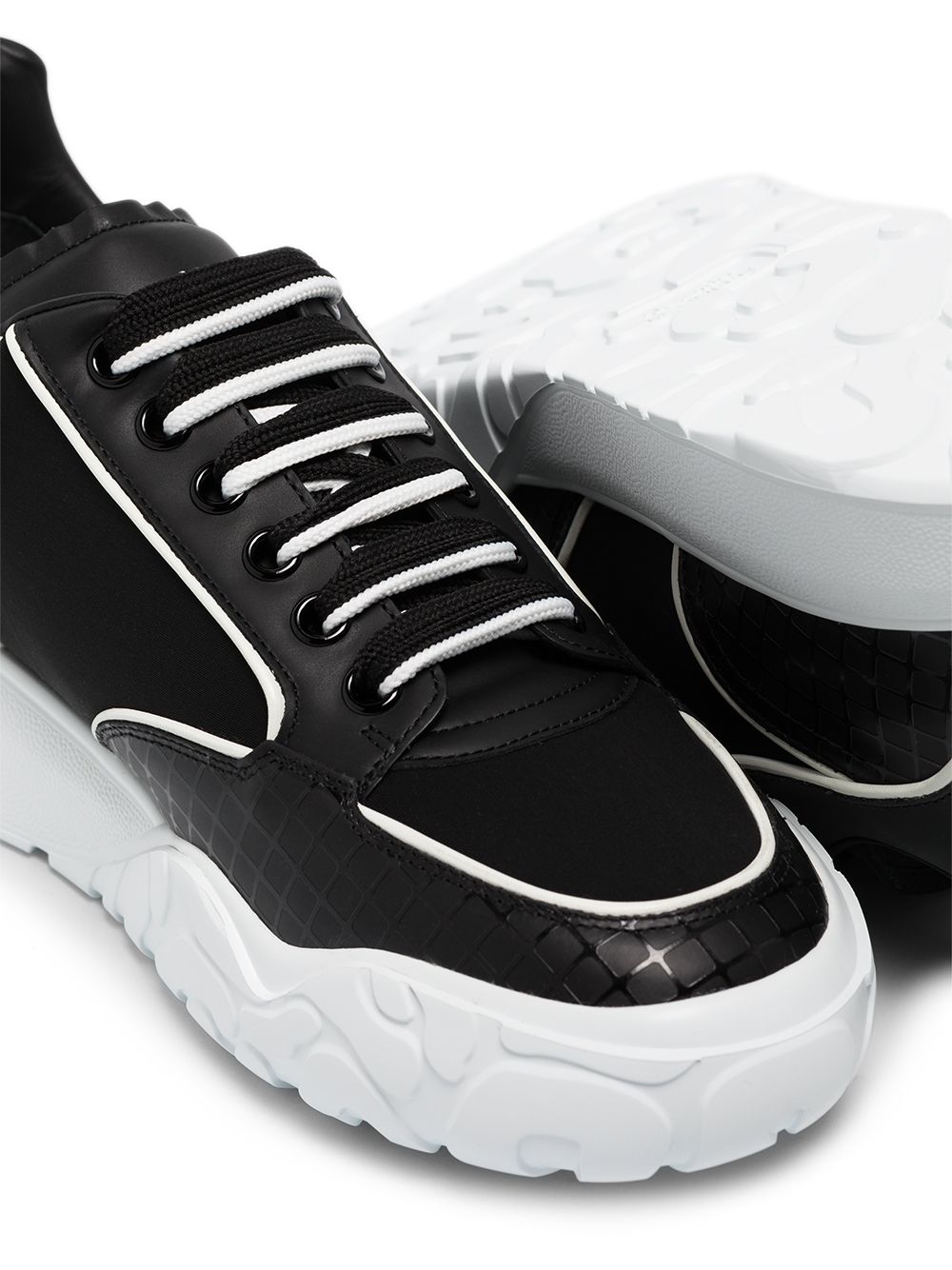 ALEXANDER MCQUEEN New Court Sneakers Black - MAISONDEFASHION.COM