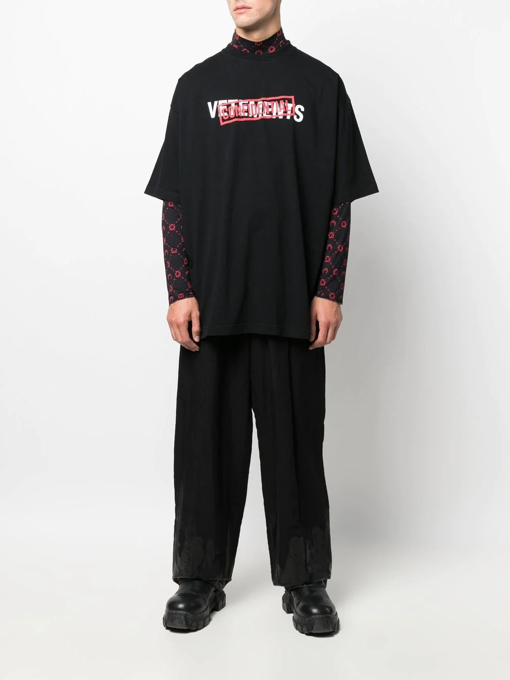 VETEMENTS Confidential Logo T-Shirt Black - MAISONDEFASHION.COM