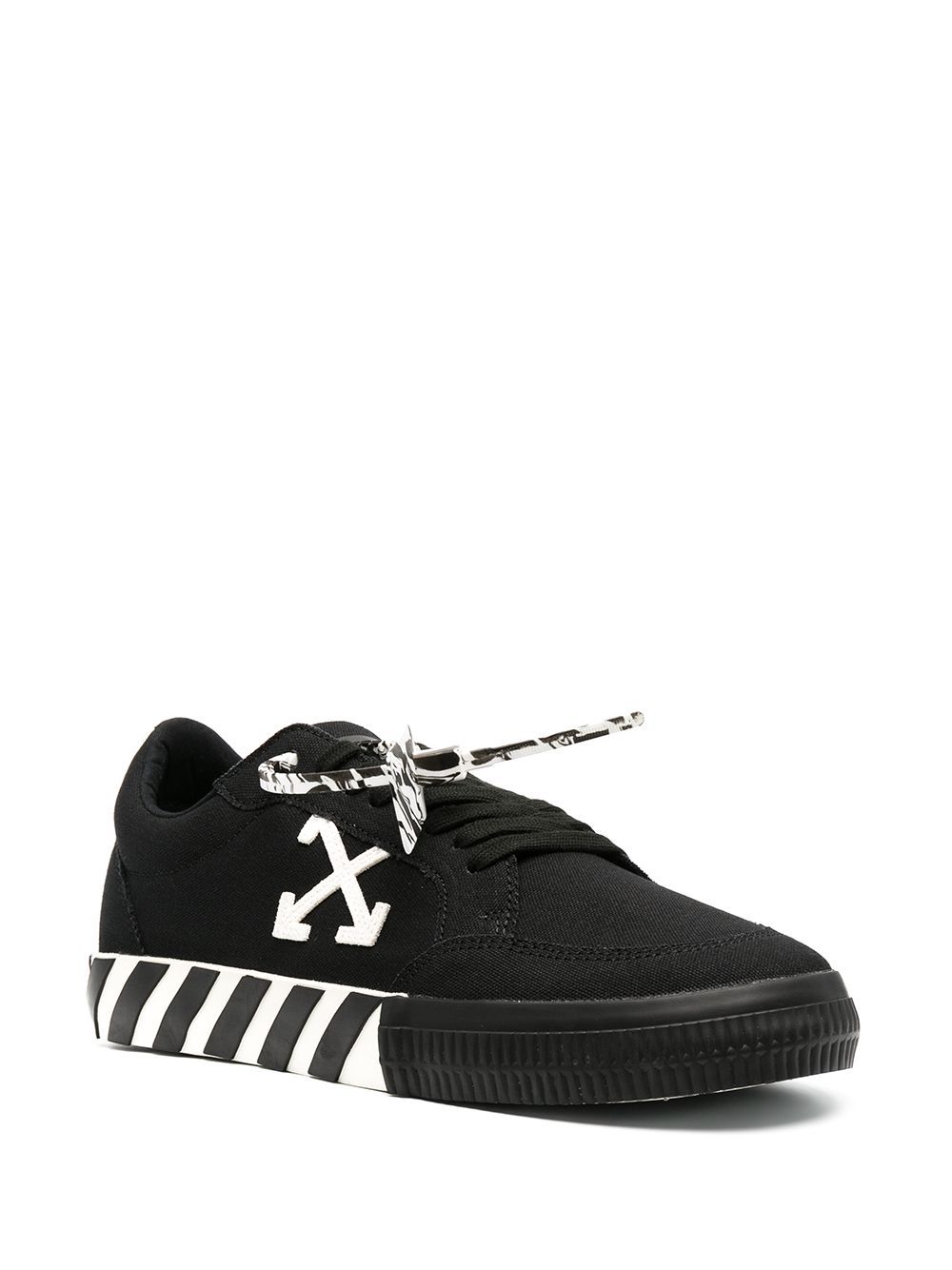 OFF-WHITE Low Vulcanized Canvas Sneakers Black/White - Maison De Fashion 