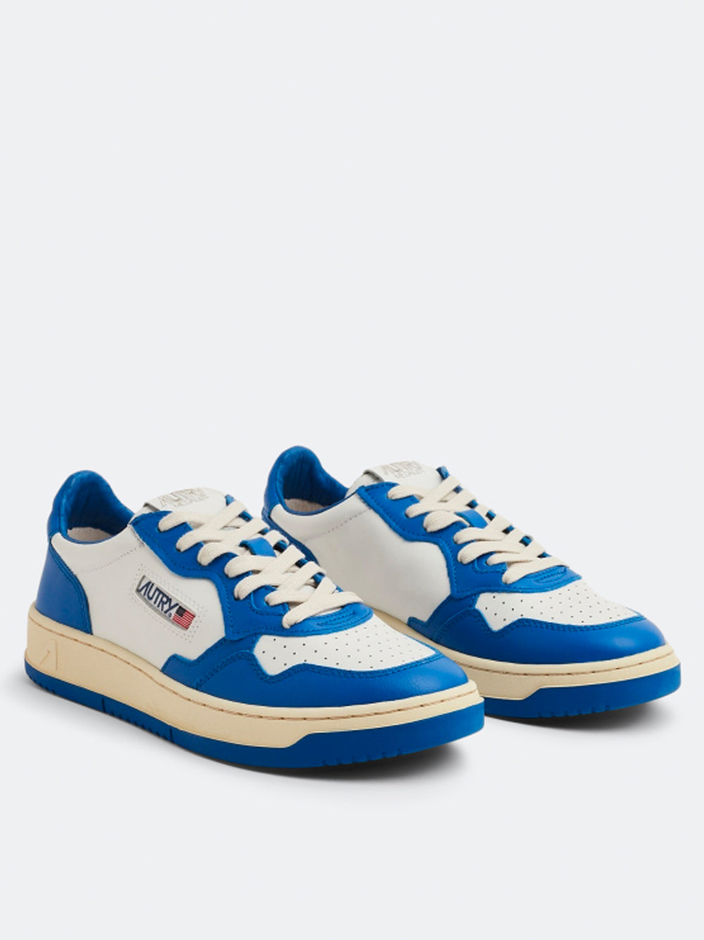 AUTRY Medalist Low Top Sneakers White/Blue - MAISONDEFASHION.COM