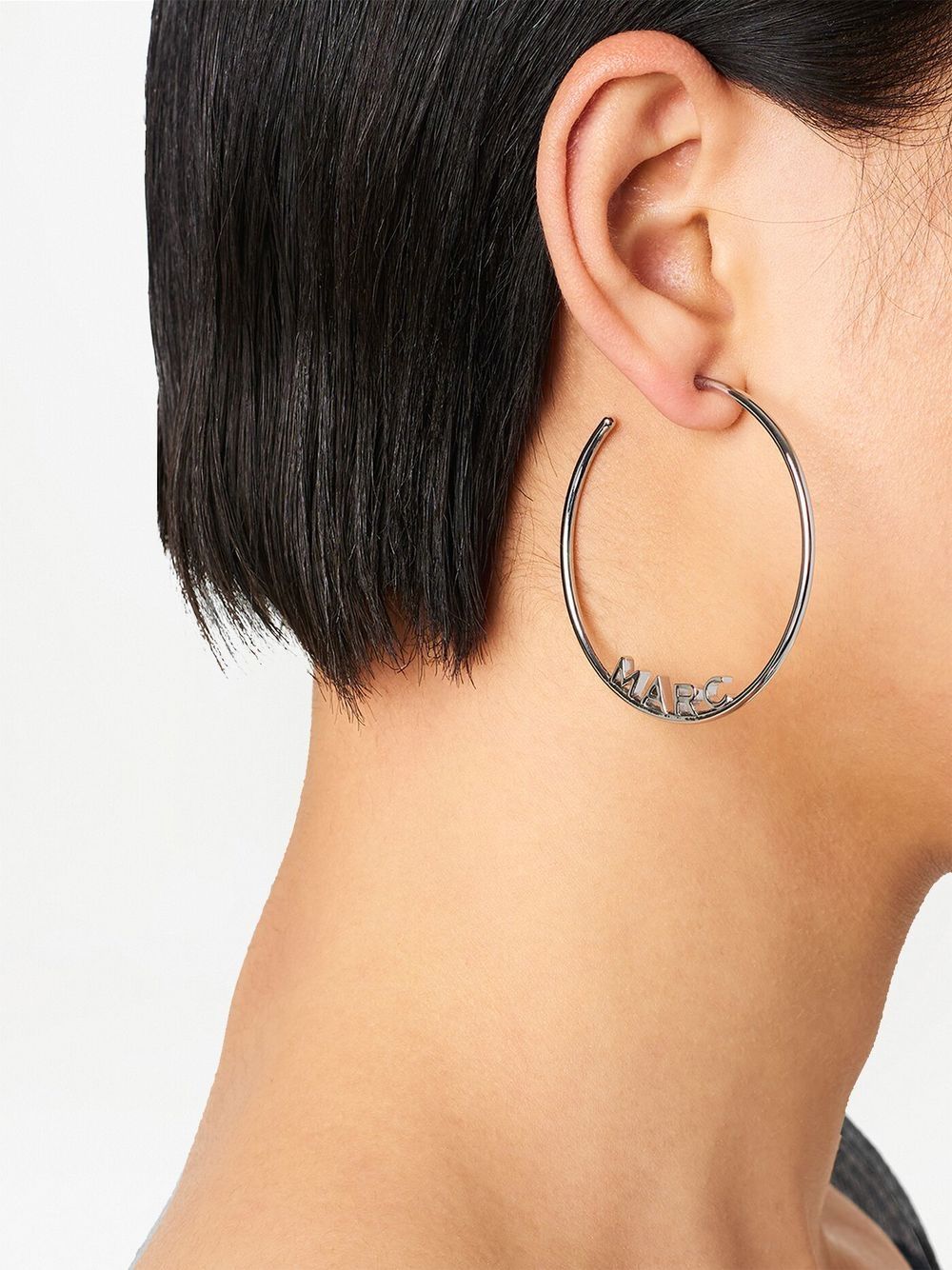 MARC JACOBS WOMEN The Monogram Hoops Silver - MAISONDEFASHION.COM