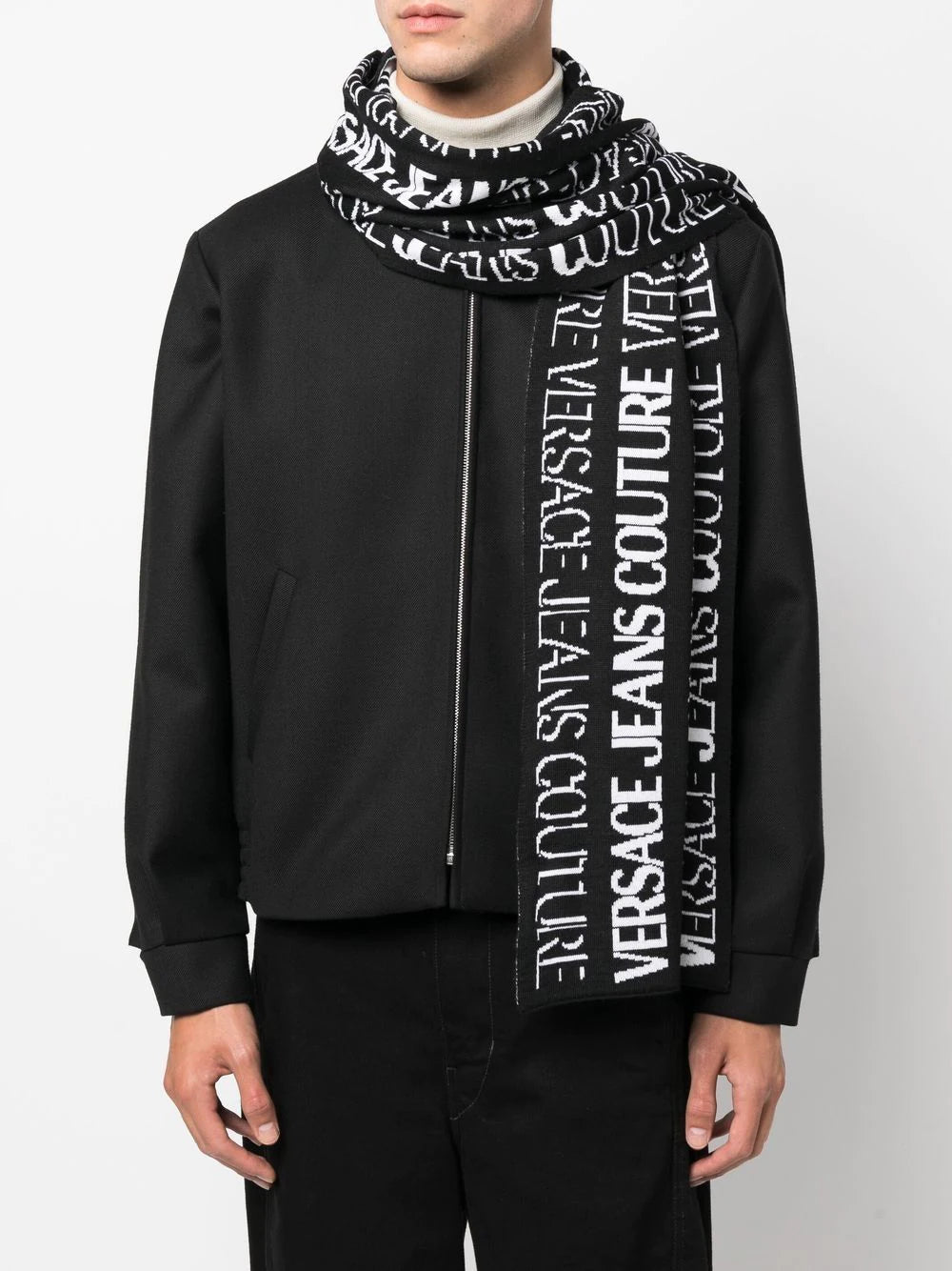 VERSACE All Over Logo Knit Scarf Black/White - MAISONDEFASHION.COM