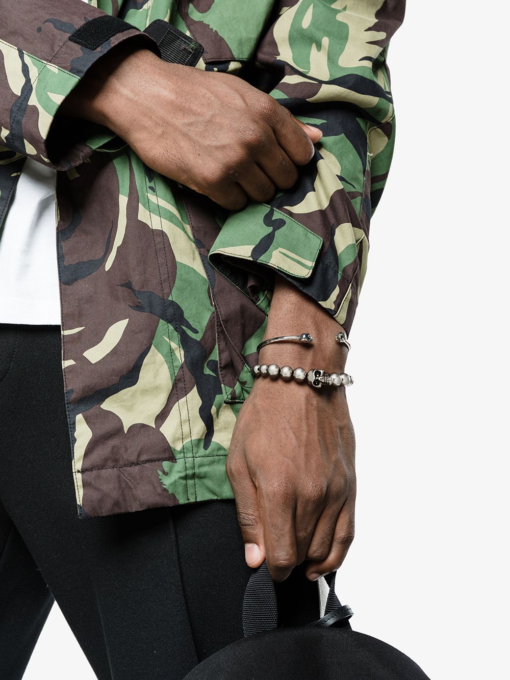 ALEXANDER McQUEENブレスレット THIN TWIN SKULL eCom-550499J160K7285_F.jpg?v=4