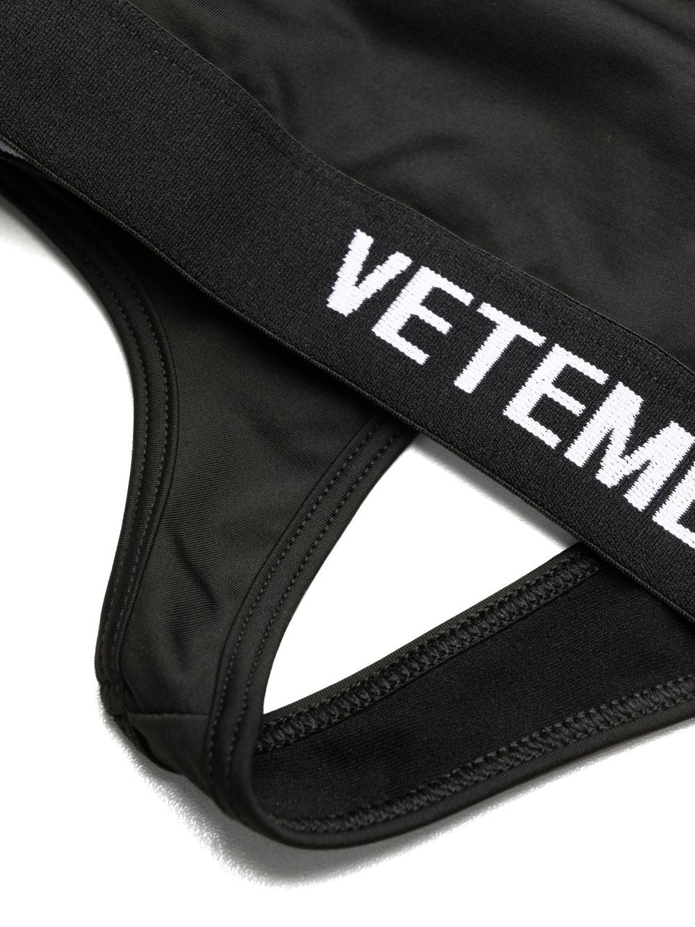 VETEMENTS WOMEN Logo Sports Bra Black - MAISONDEFASHION.COM