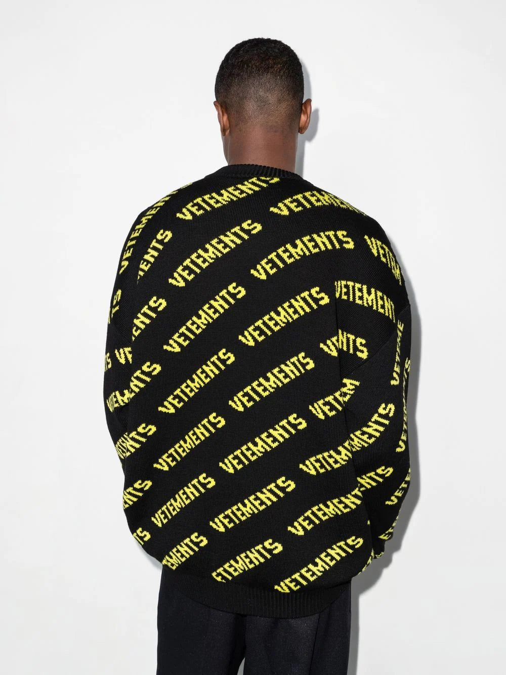 VETEMENTS Knitted Sweatshirt Black/Yellow - MAISONDEFASHION.COM