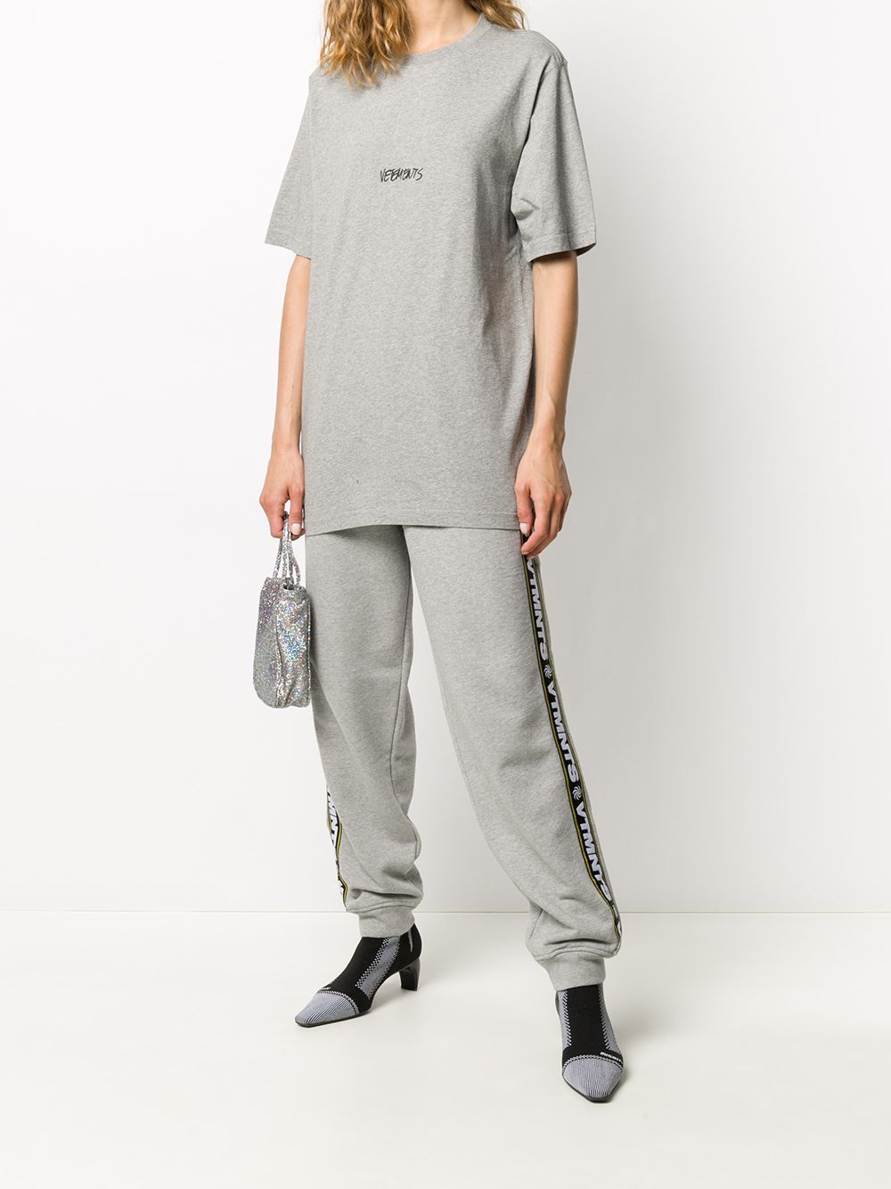 VETEMENTS Written Logo T-Shirt Grey - Maison De Fashion 