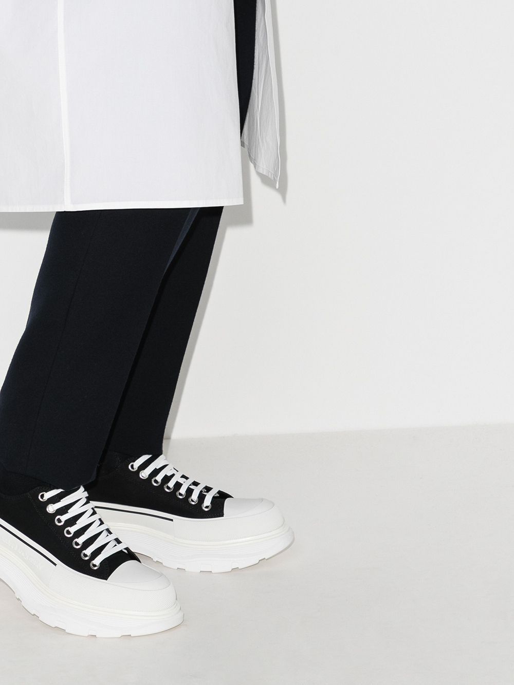 ALEXANDER MCQUEEN Tread Slick Lace-up Sneakers Black/White - Maison De Fashion 