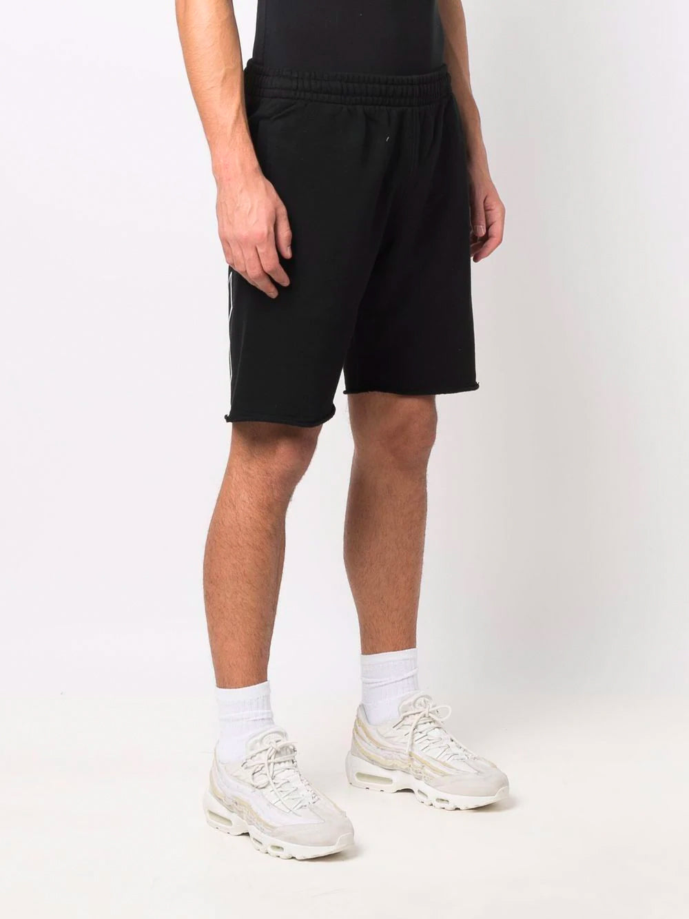 OFF-WHITE Caravaggio Shorts Black - MAISONDEFASHION.COM