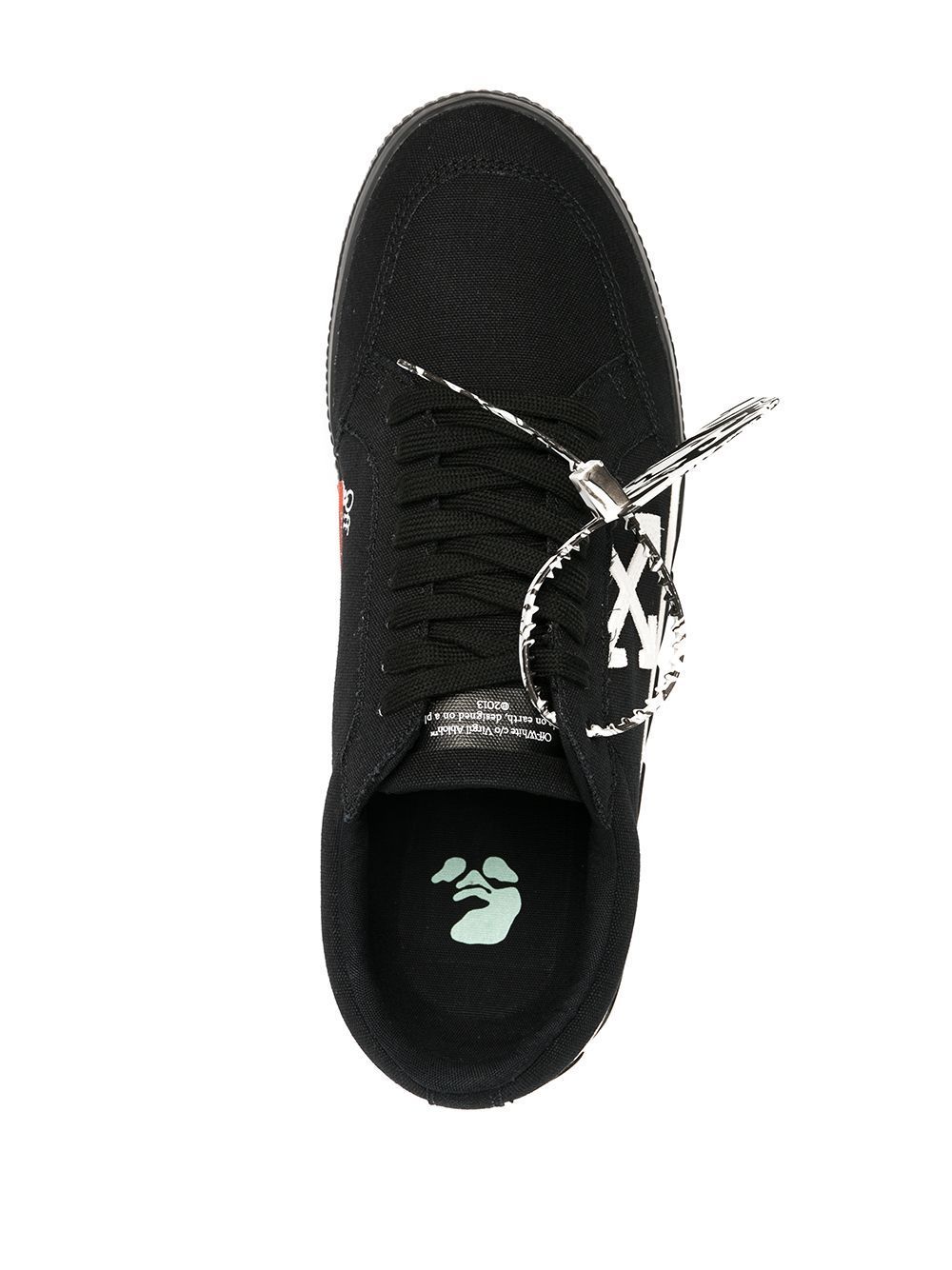 OFF-WHITE Low Vulcanized Canvas Sneakers Black/White - Maison De Fashion 