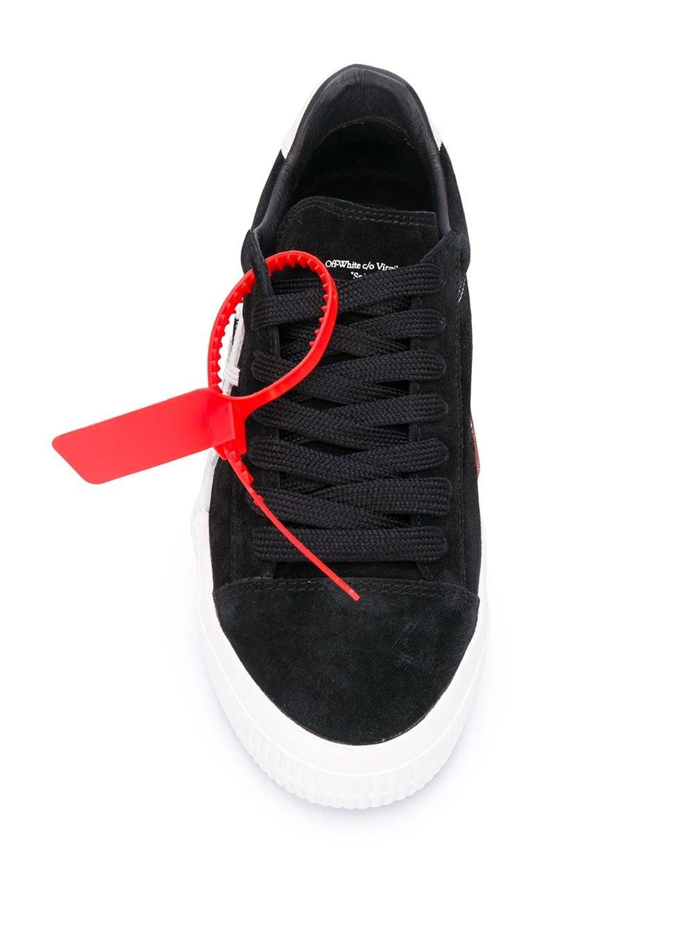 OFF-WHITE New Arrow Low Vulcanized Sneakers Black - Maison De Fashion 