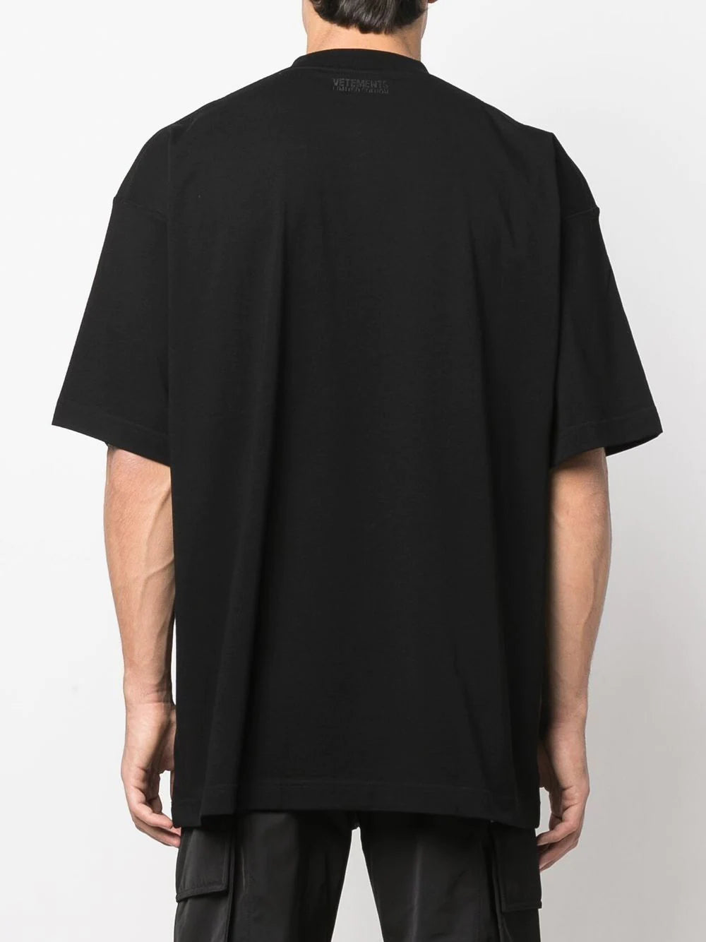 VETEMENTS Mixed Logo T-Shirt Black - MAISONDEFASHION.COM